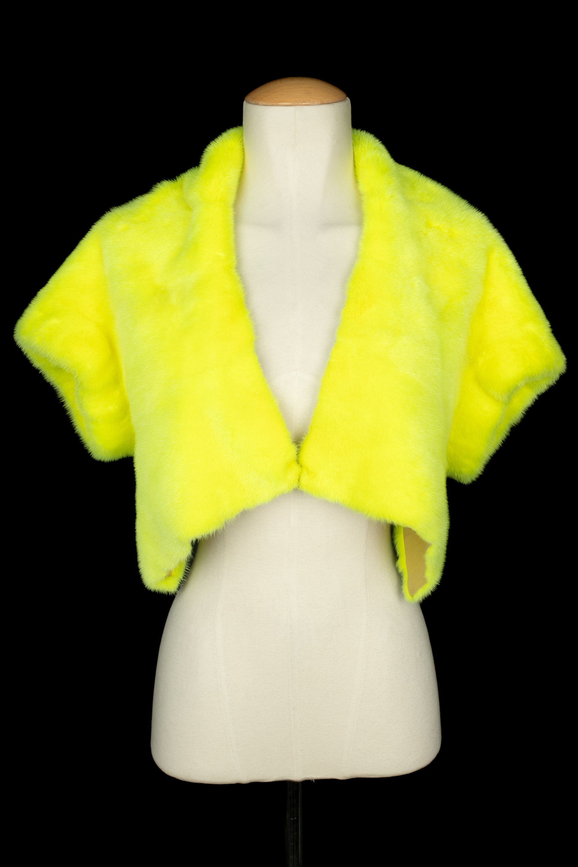 Boléro en fourrure Valentino 