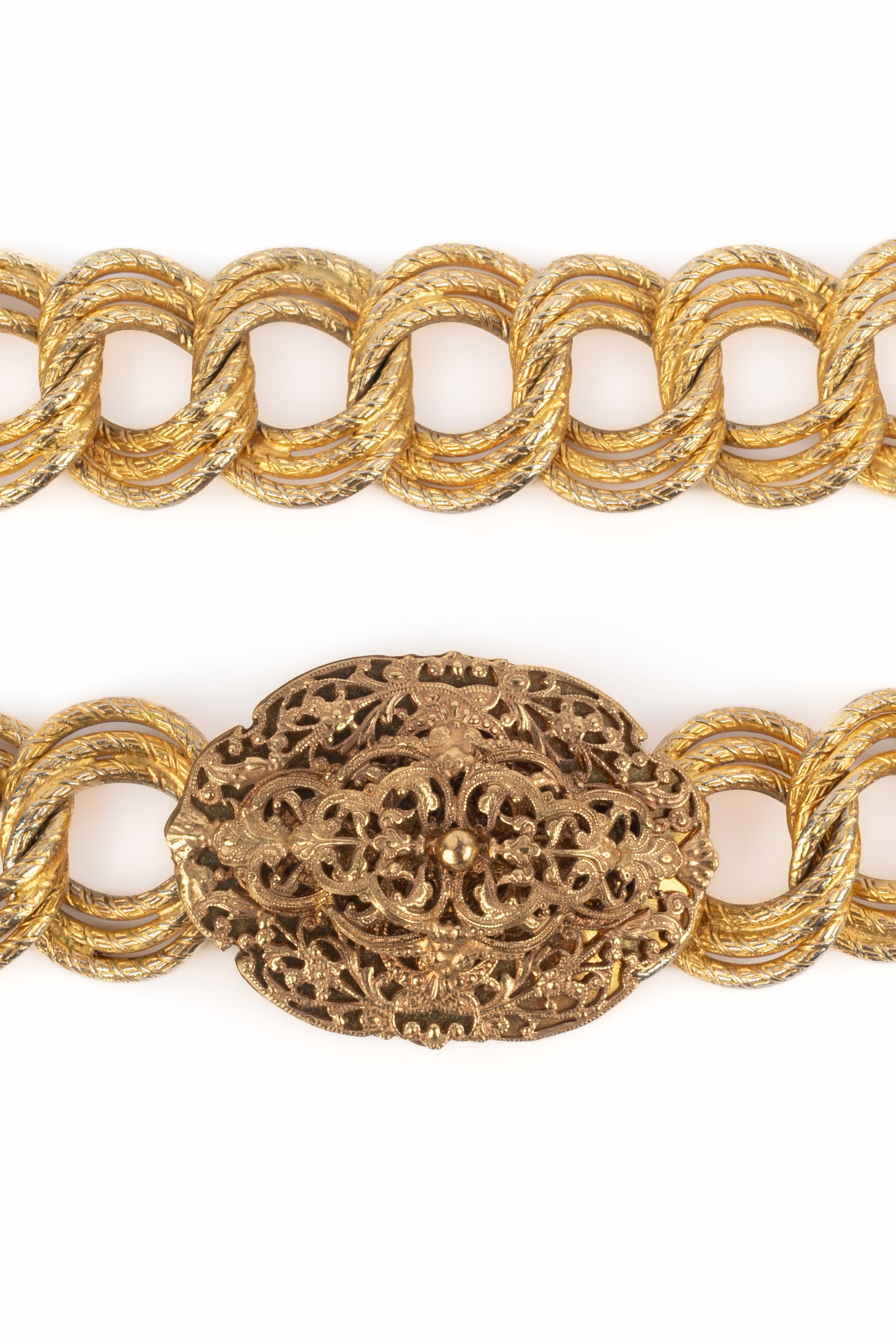 Ceinture dorée Chanel