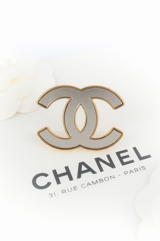 Broche cc Chanel 2024