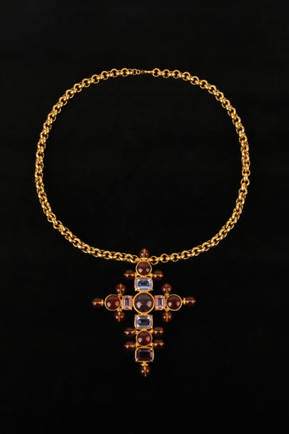 Fabuleux collier croix Chanel