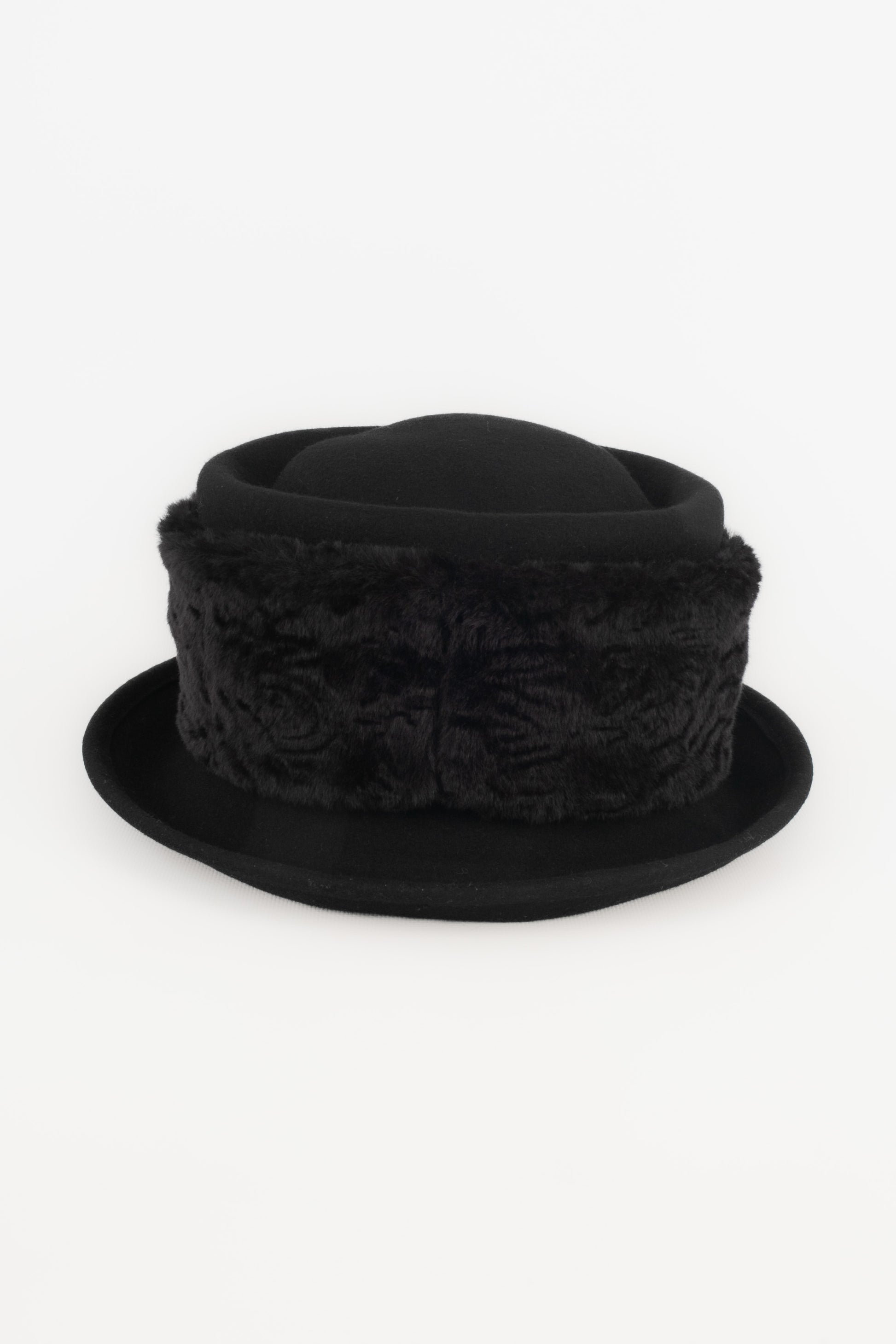 Chapeau noir St Michel