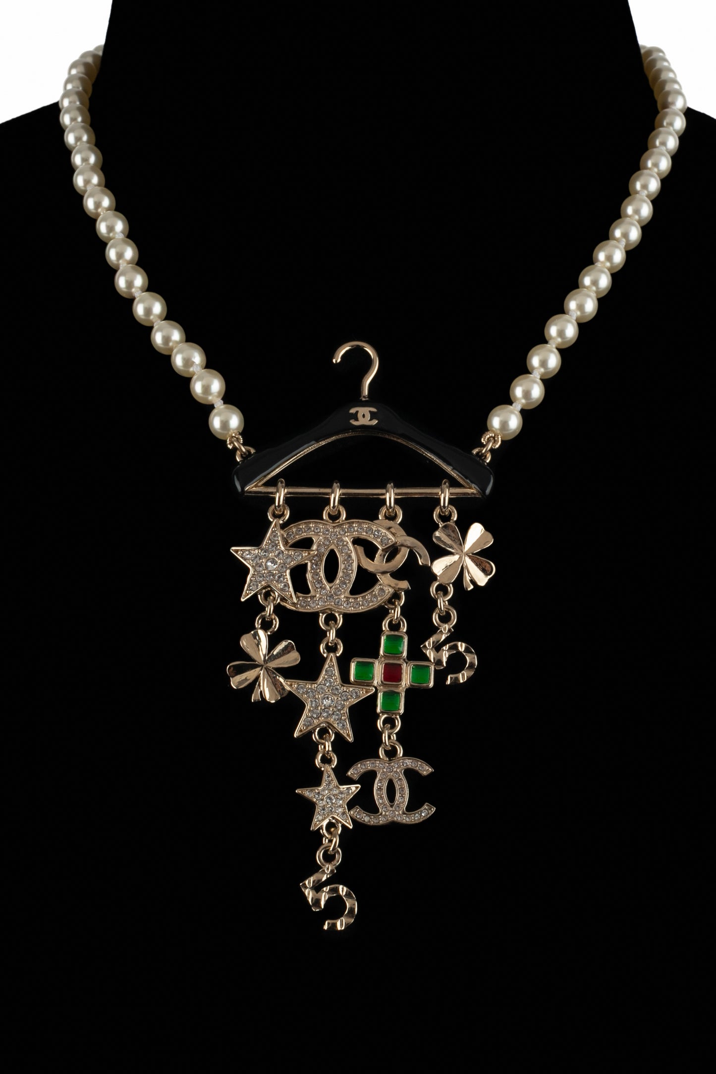 Collier cintre Chanel 2023