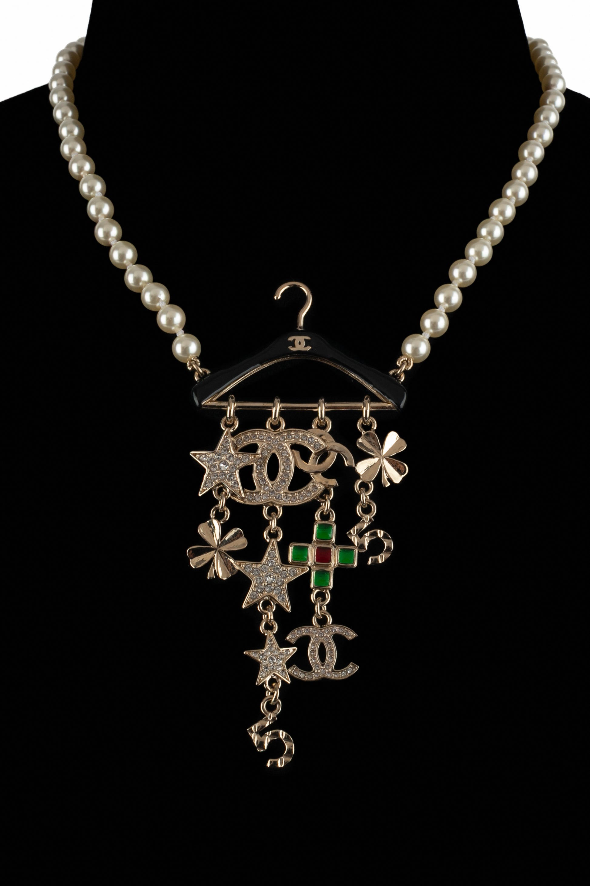 Collier cintre Chanel 2023