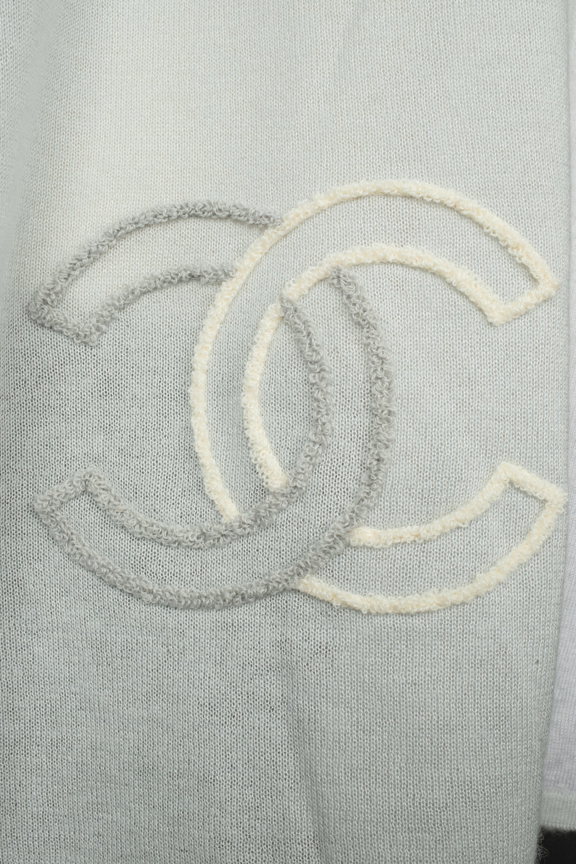 Écharpe bicolore Chanel