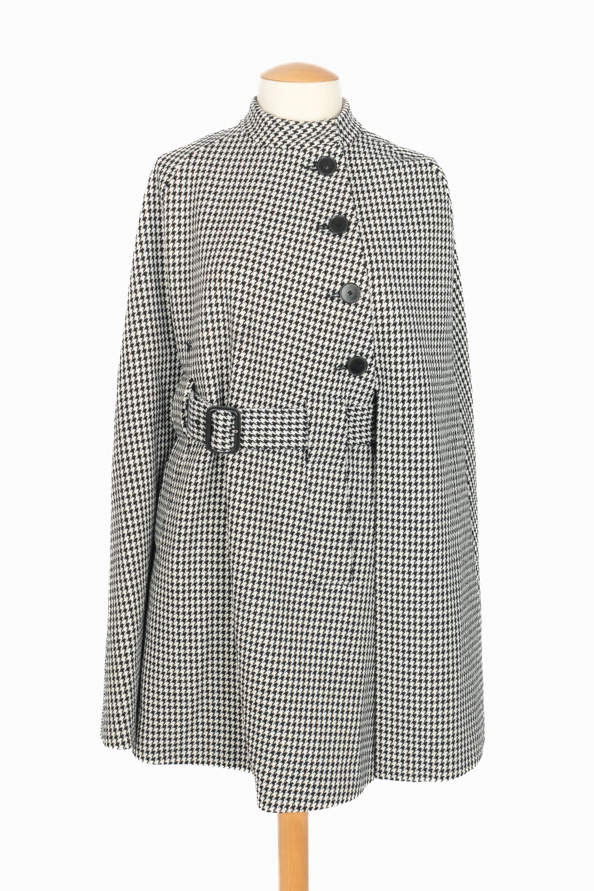 Cape Christian Dior Pre-fall 2017