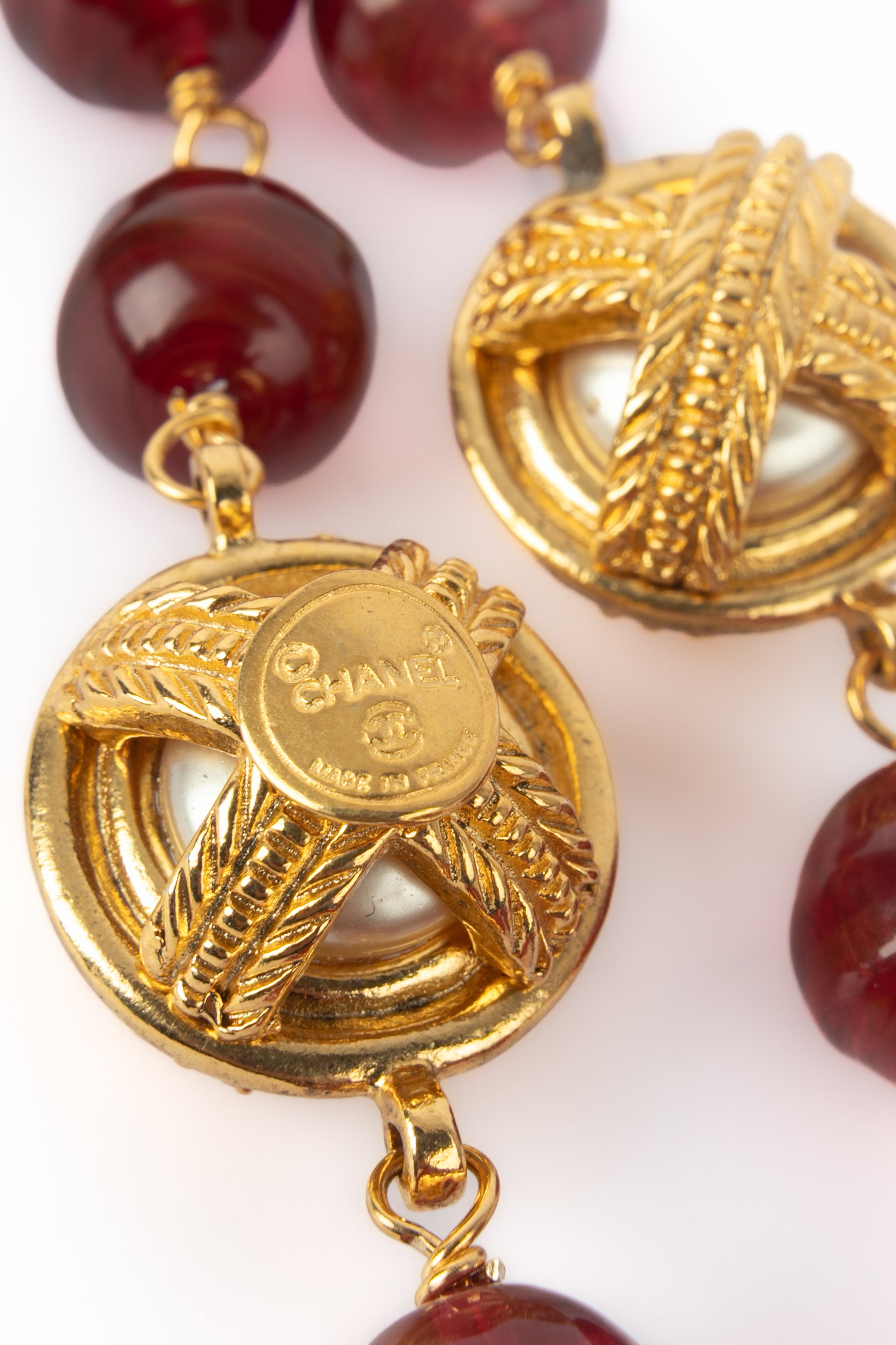 Collier de perles rouges Chanel 1990's