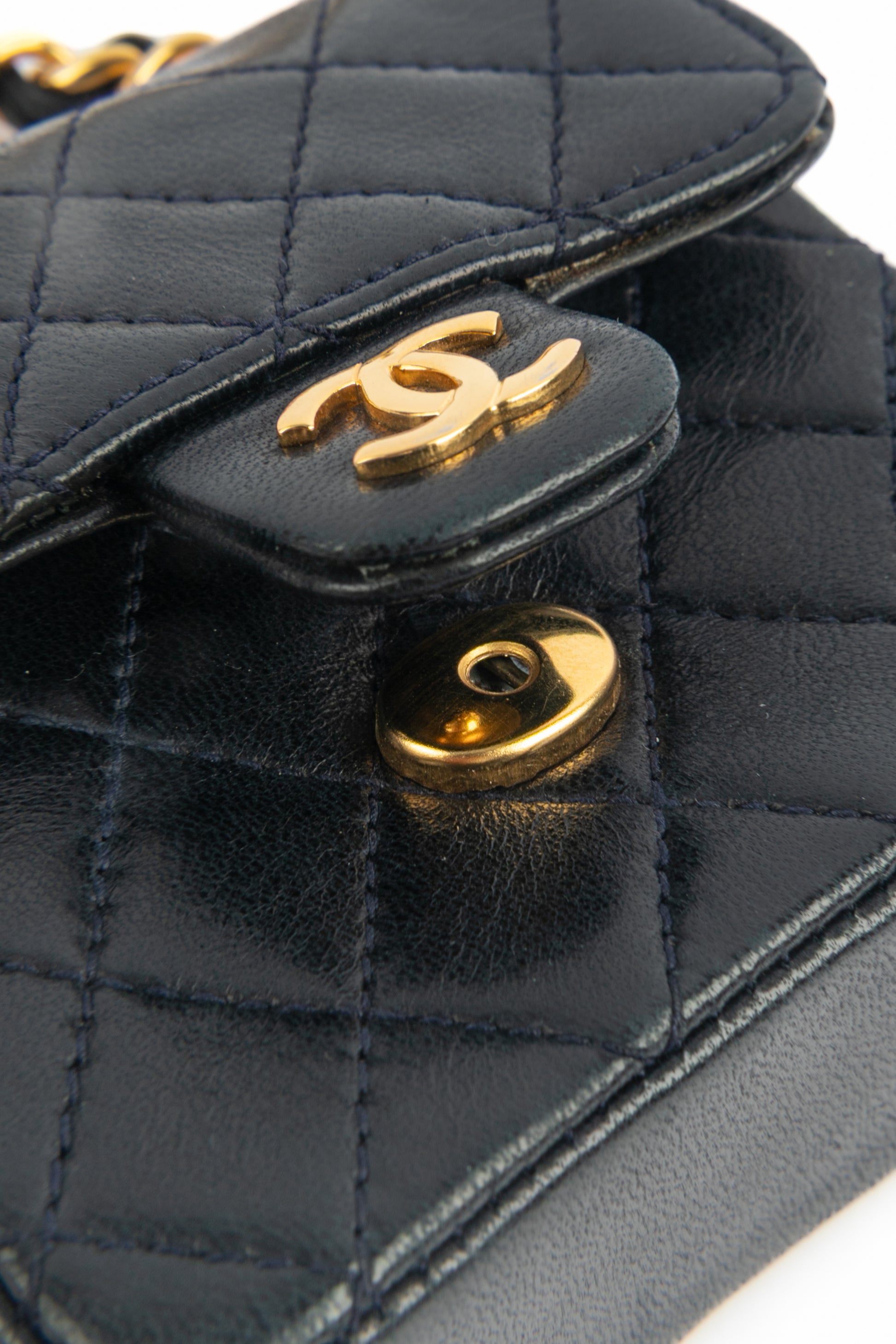 Sac "Classique Micro" Chanel circa 1990
