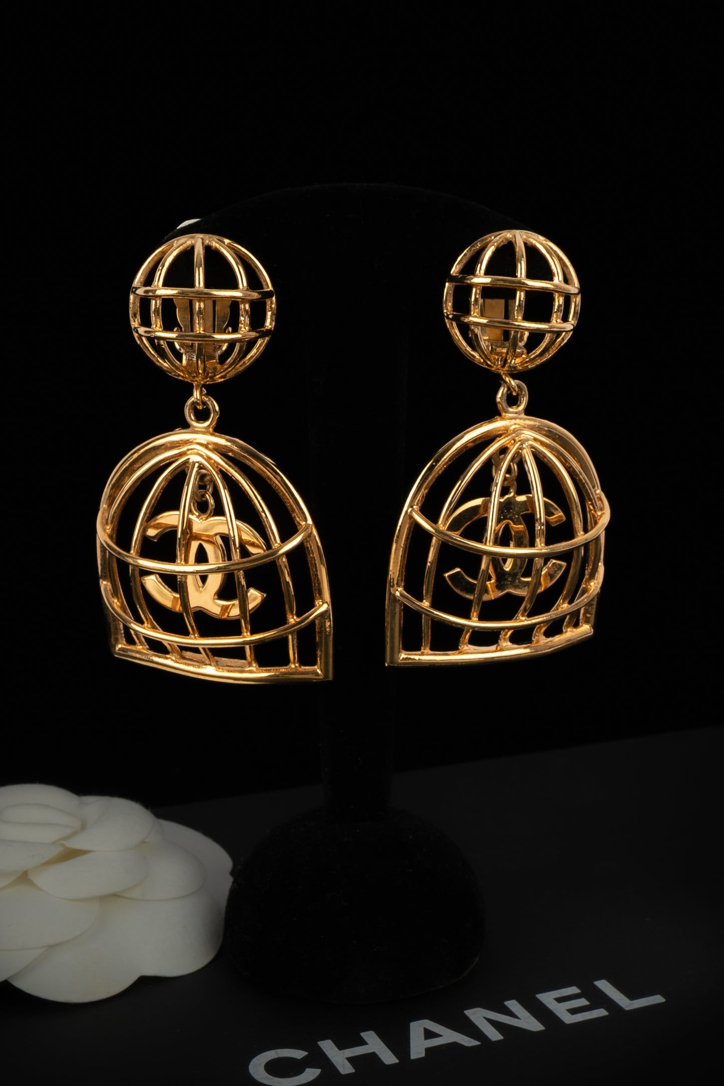 Iconiques boucles d'oreilles "cages" Chanel 1993