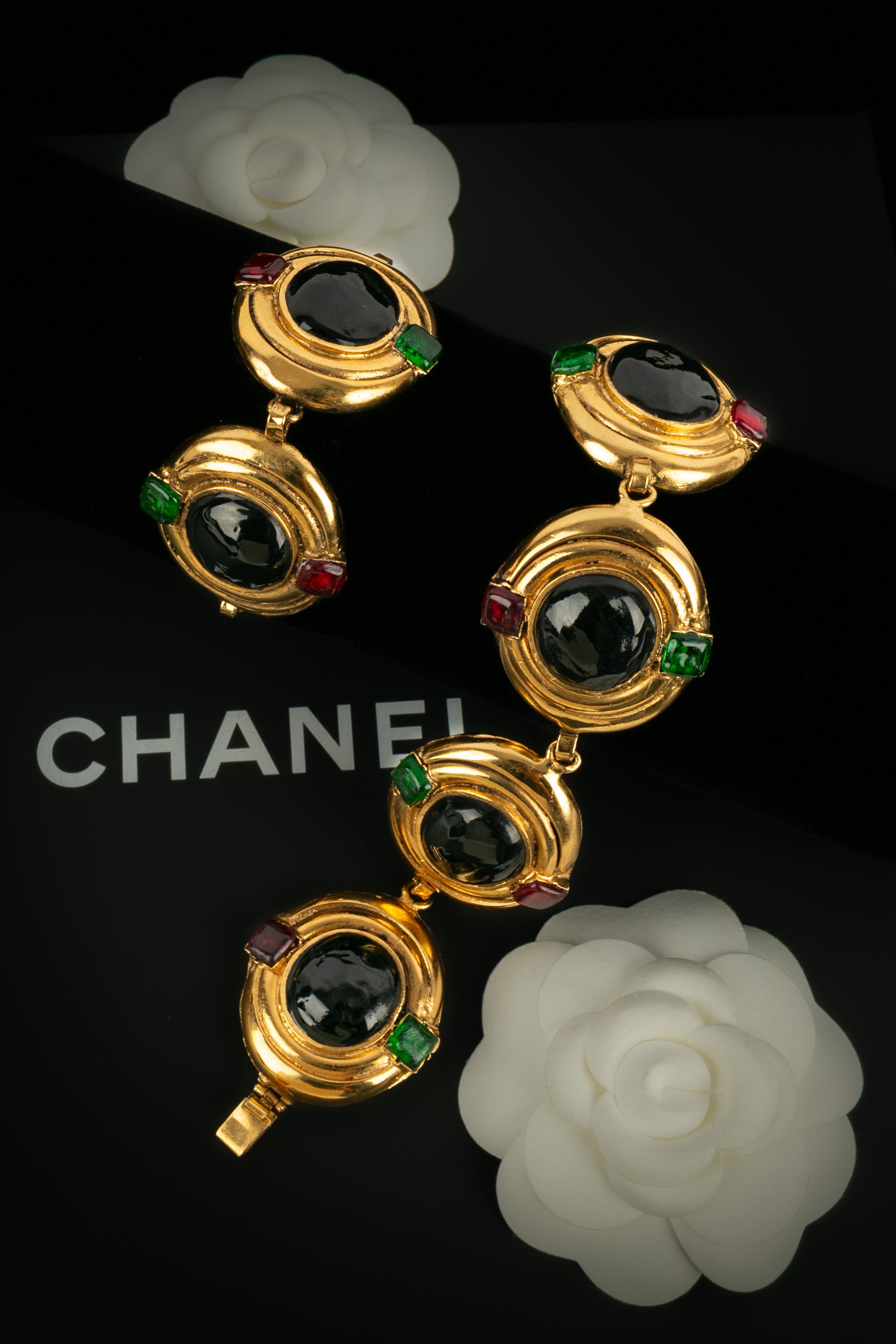 Paire de bracelets Chanel