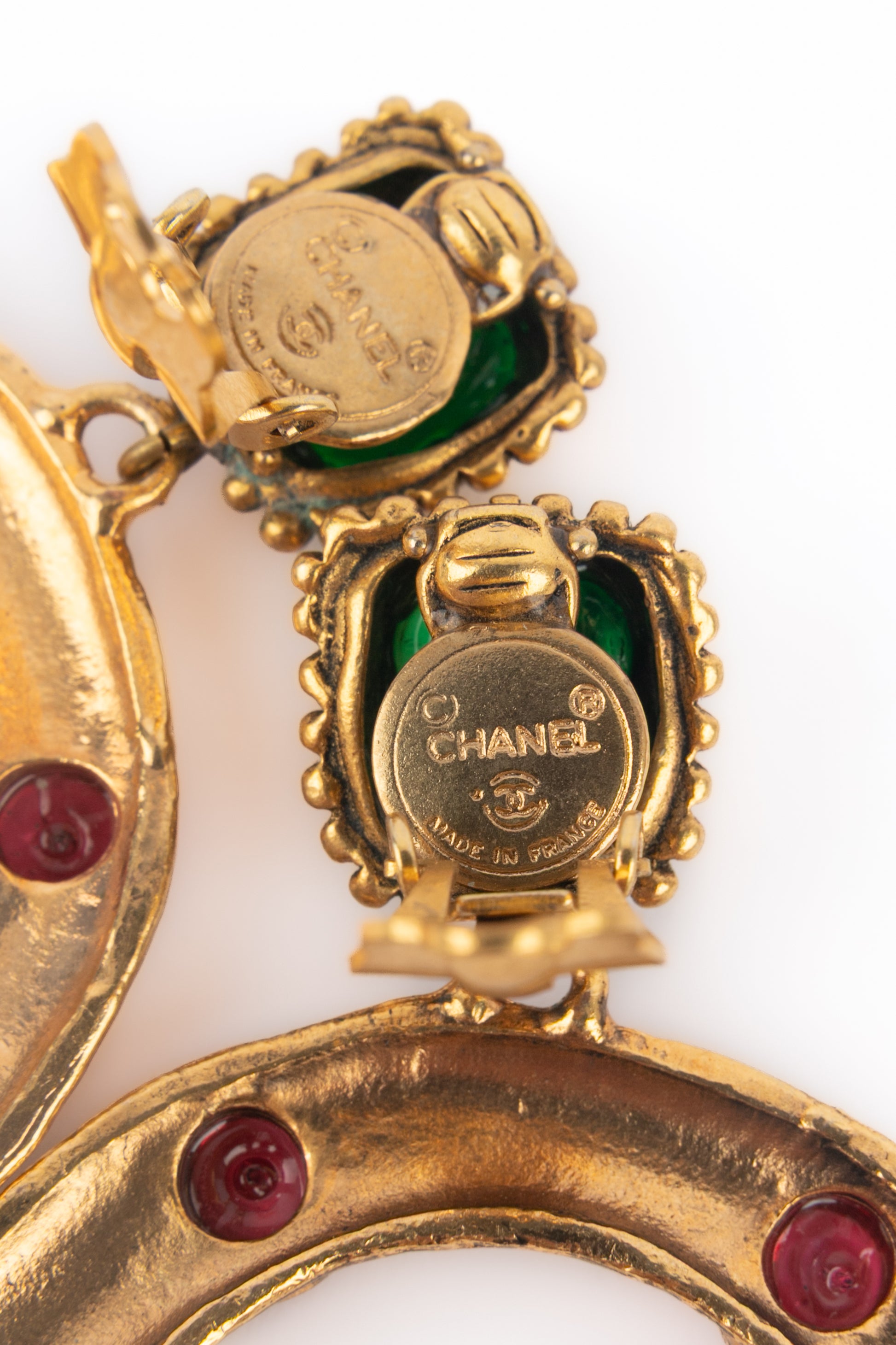 Boucles d'oreilles baroques Chanel 