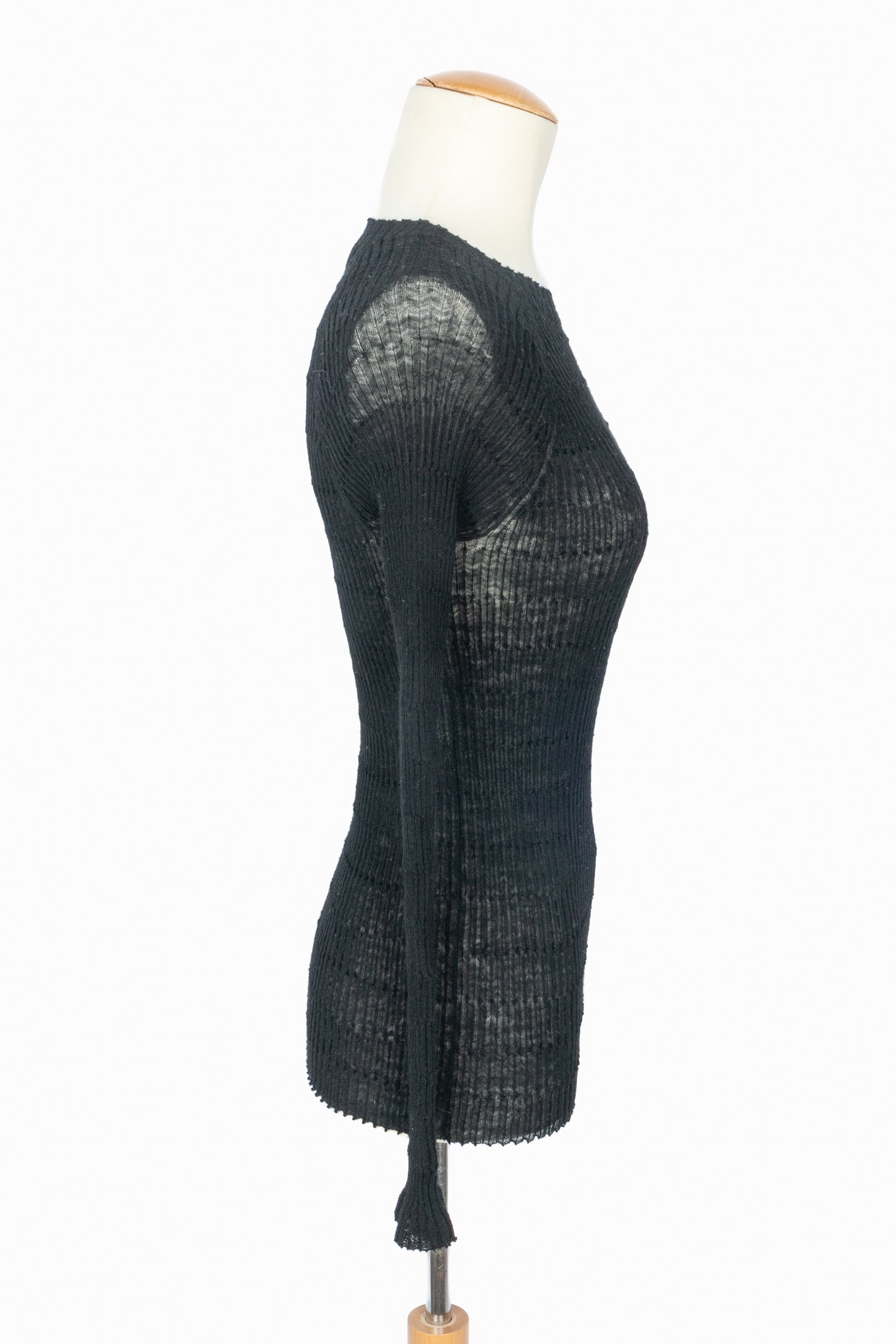 Pull noir Chanel Pre Fall 2016