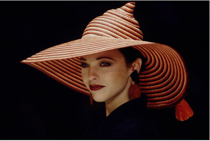 Chapeau Yves Saint Laurent Défilé Printemps 1994