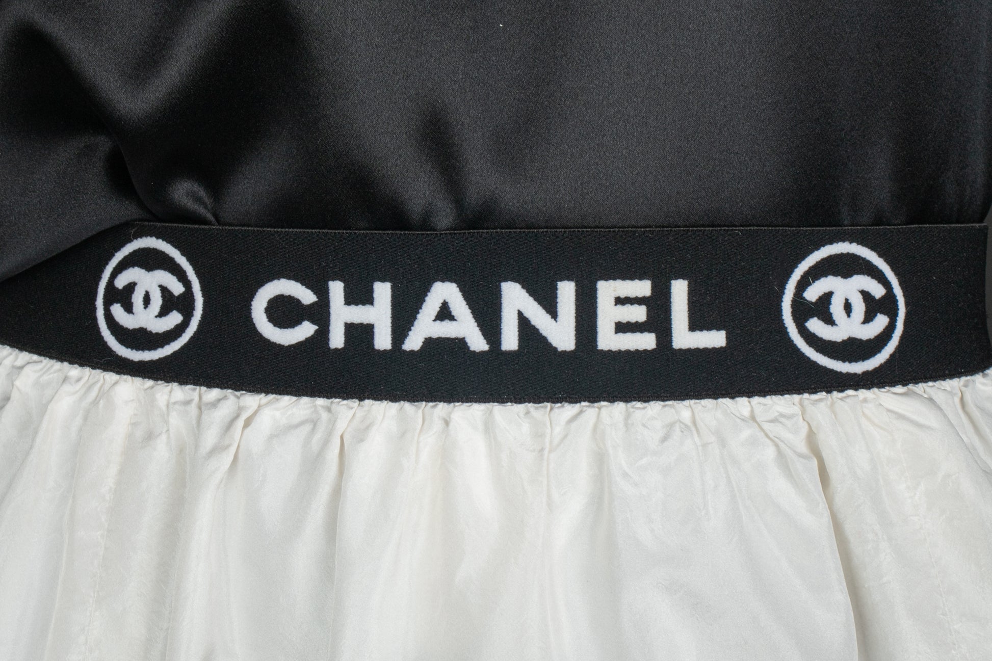 Jupe en soie Chanel Printemps 2006 