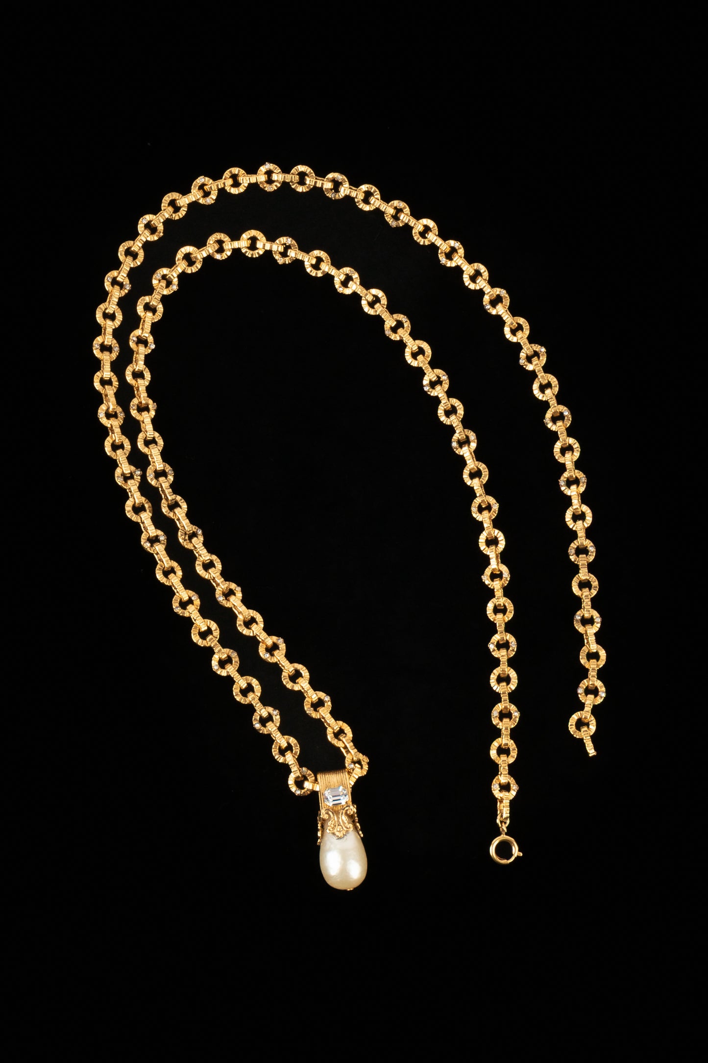 Collier pendentif Chanel 1960's