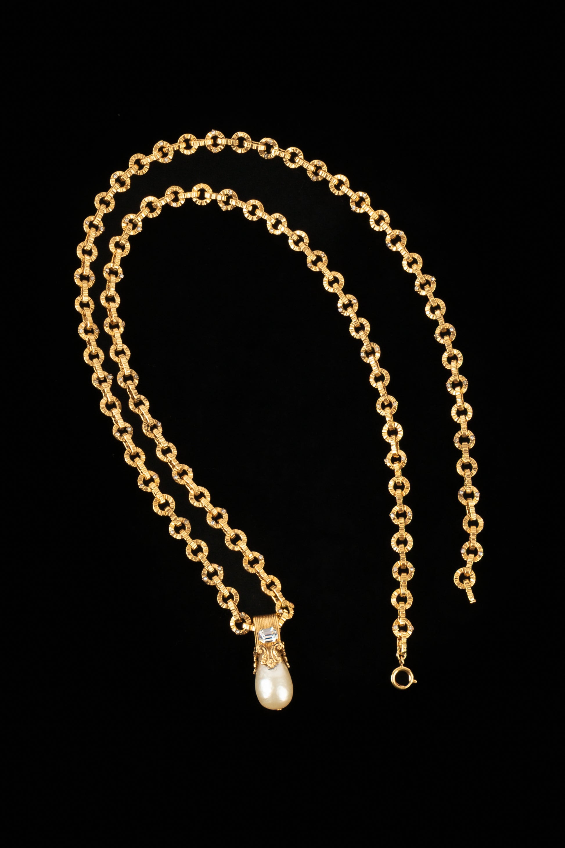 Collier pendentif Chanel 1960's