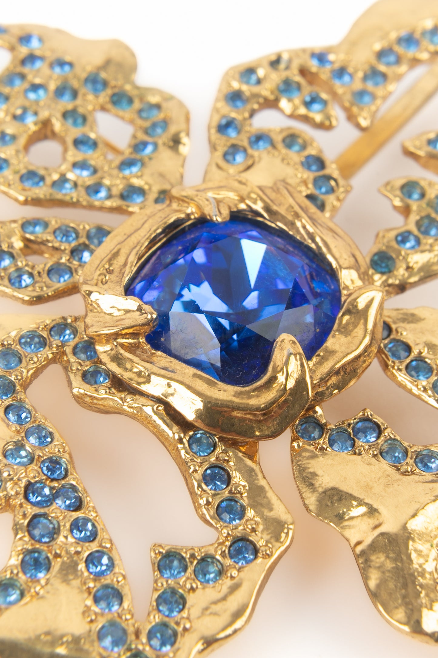 Broche bleue Yves Saint Laurent
