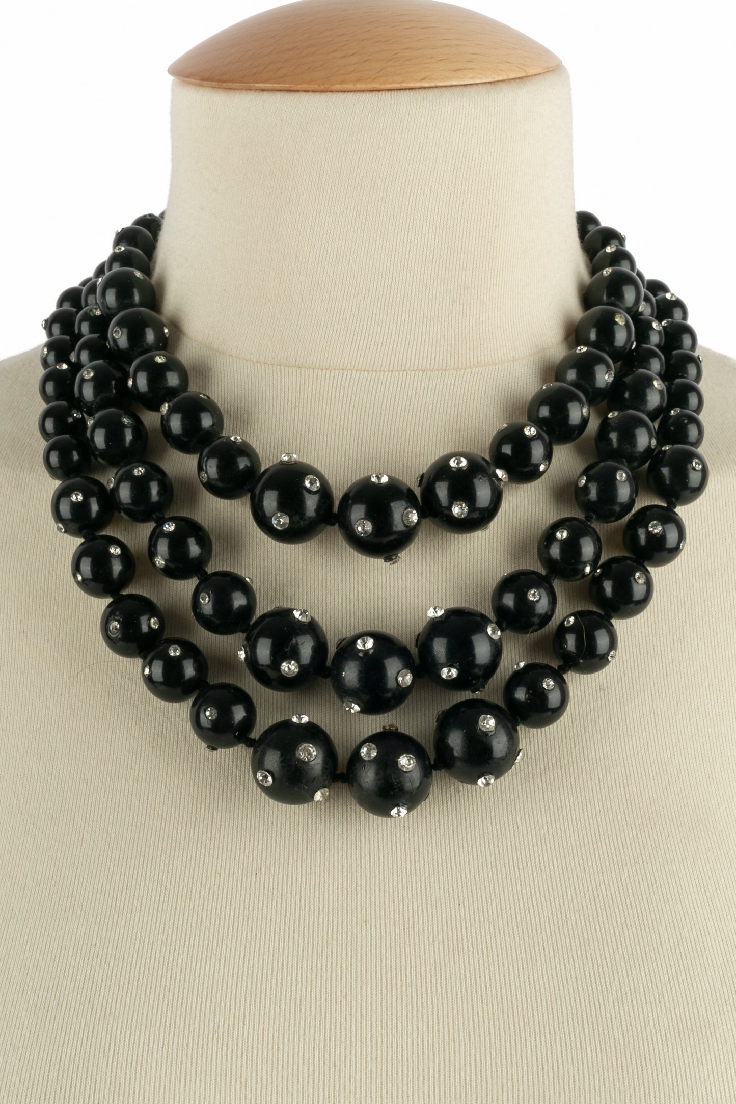 Collier de perles bakelite noire