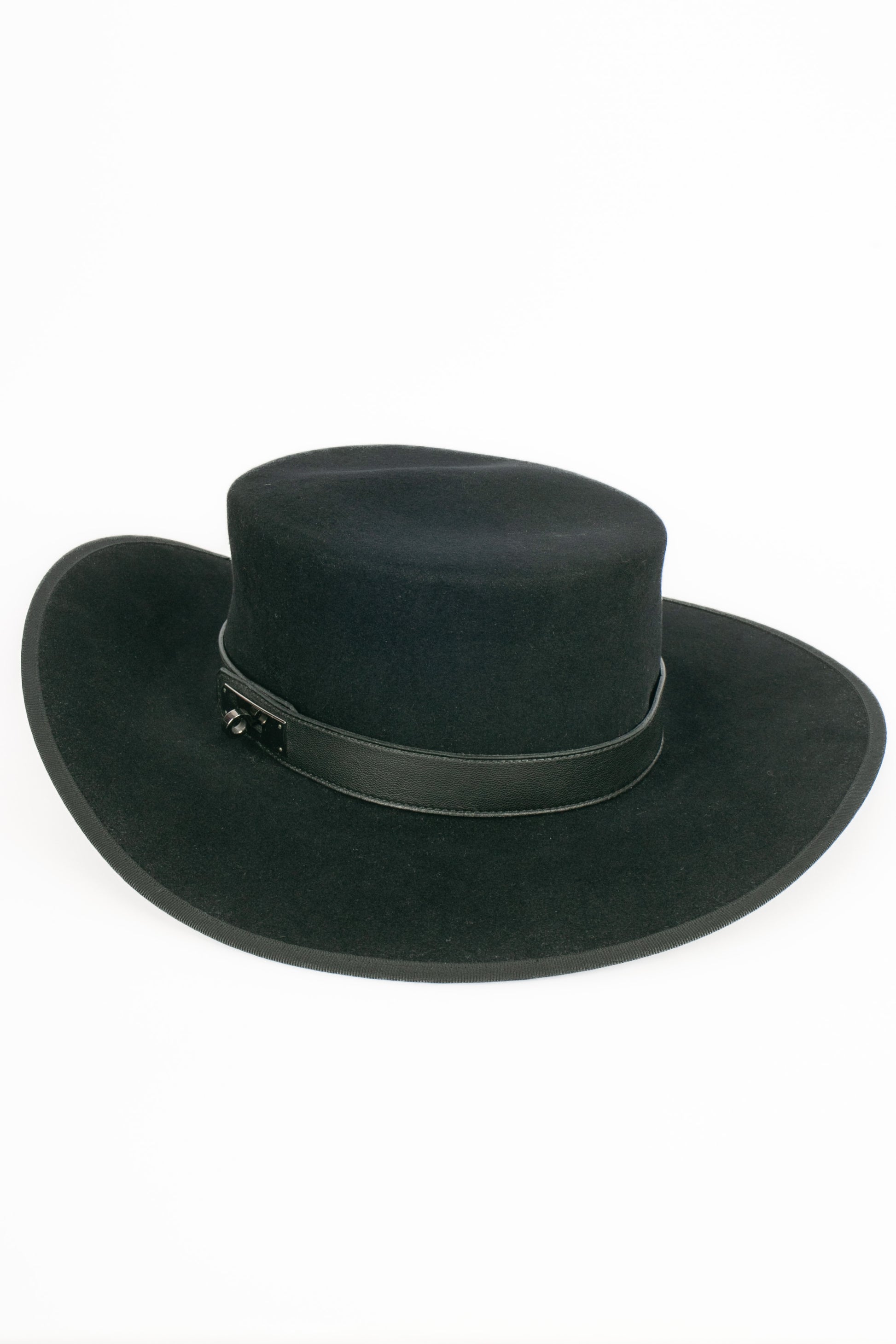 Chapeau noir Hermès