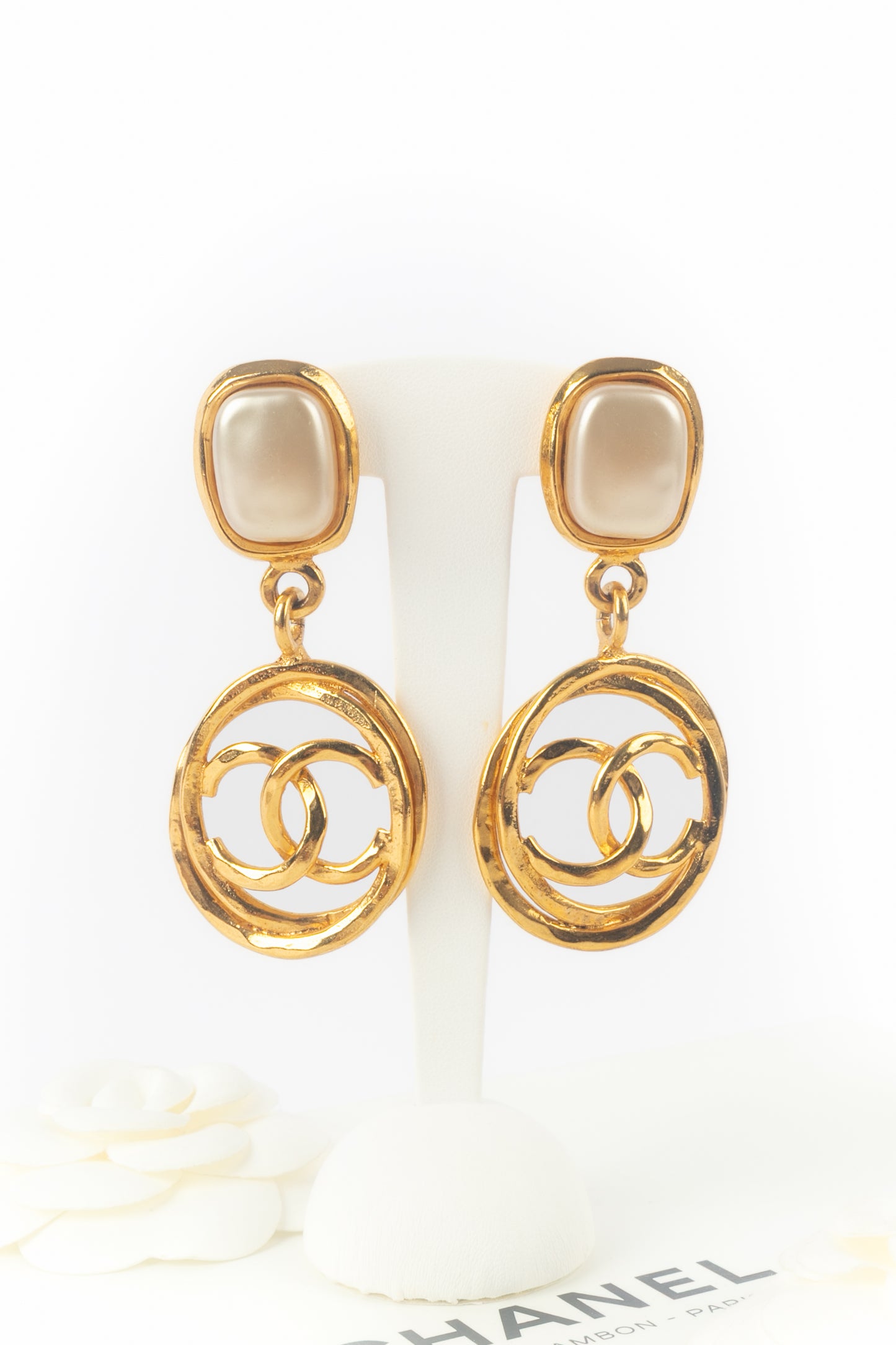 Boucles d'oreilles cc Chanel 1990's