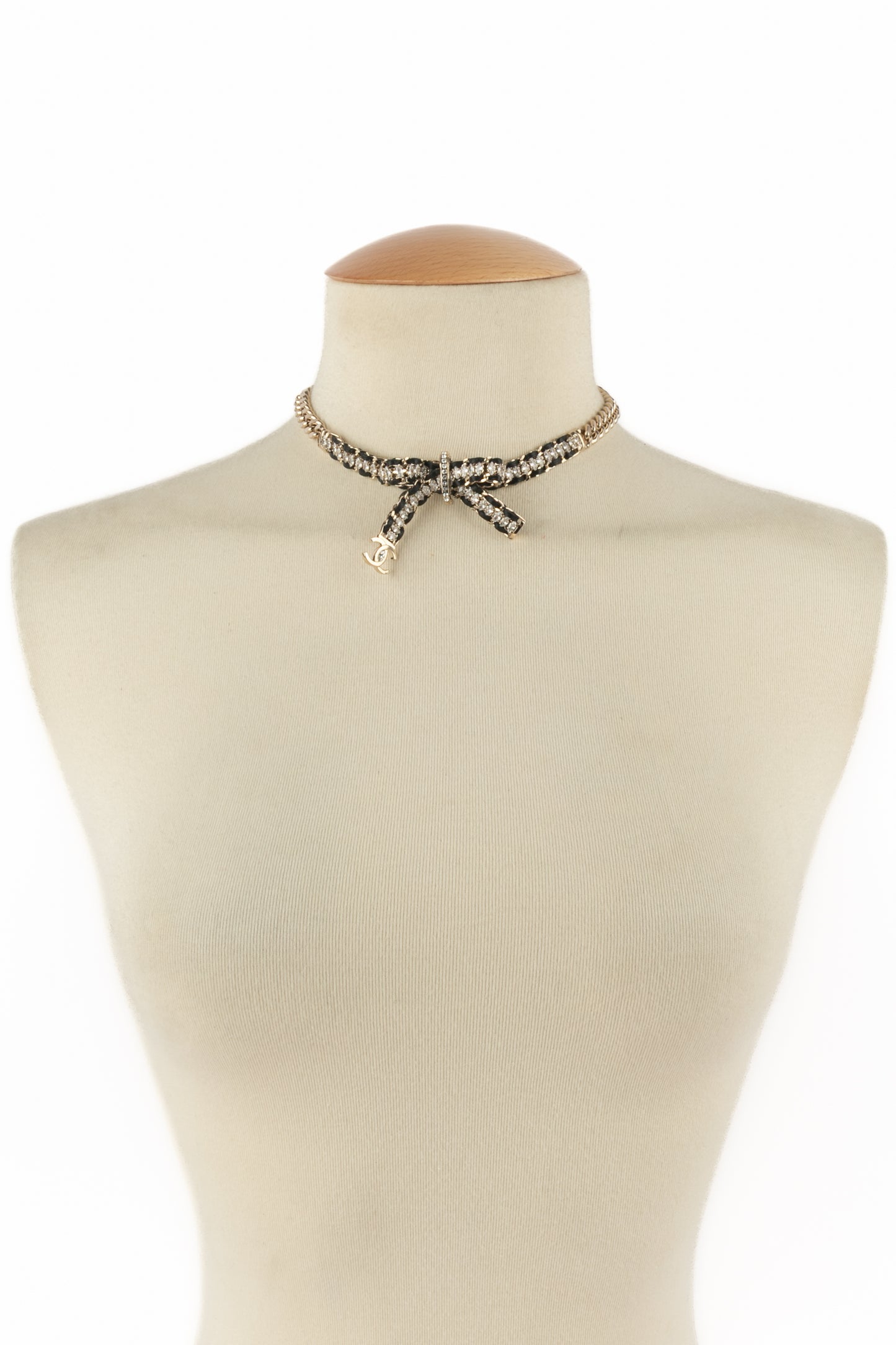 Collier noeud Chanel 2022