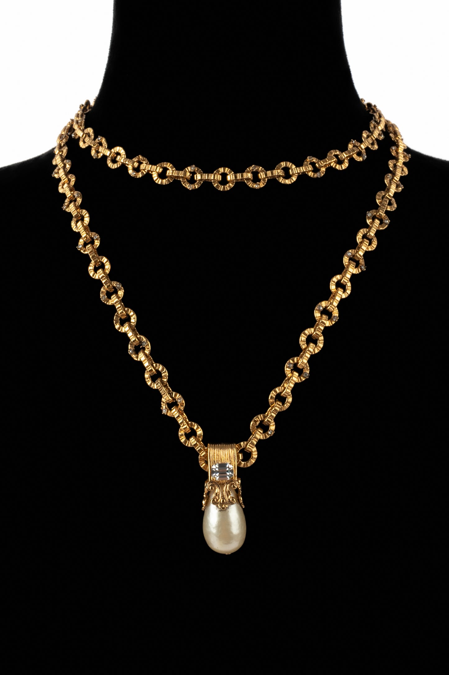Collier pendentif Chanel 1960's