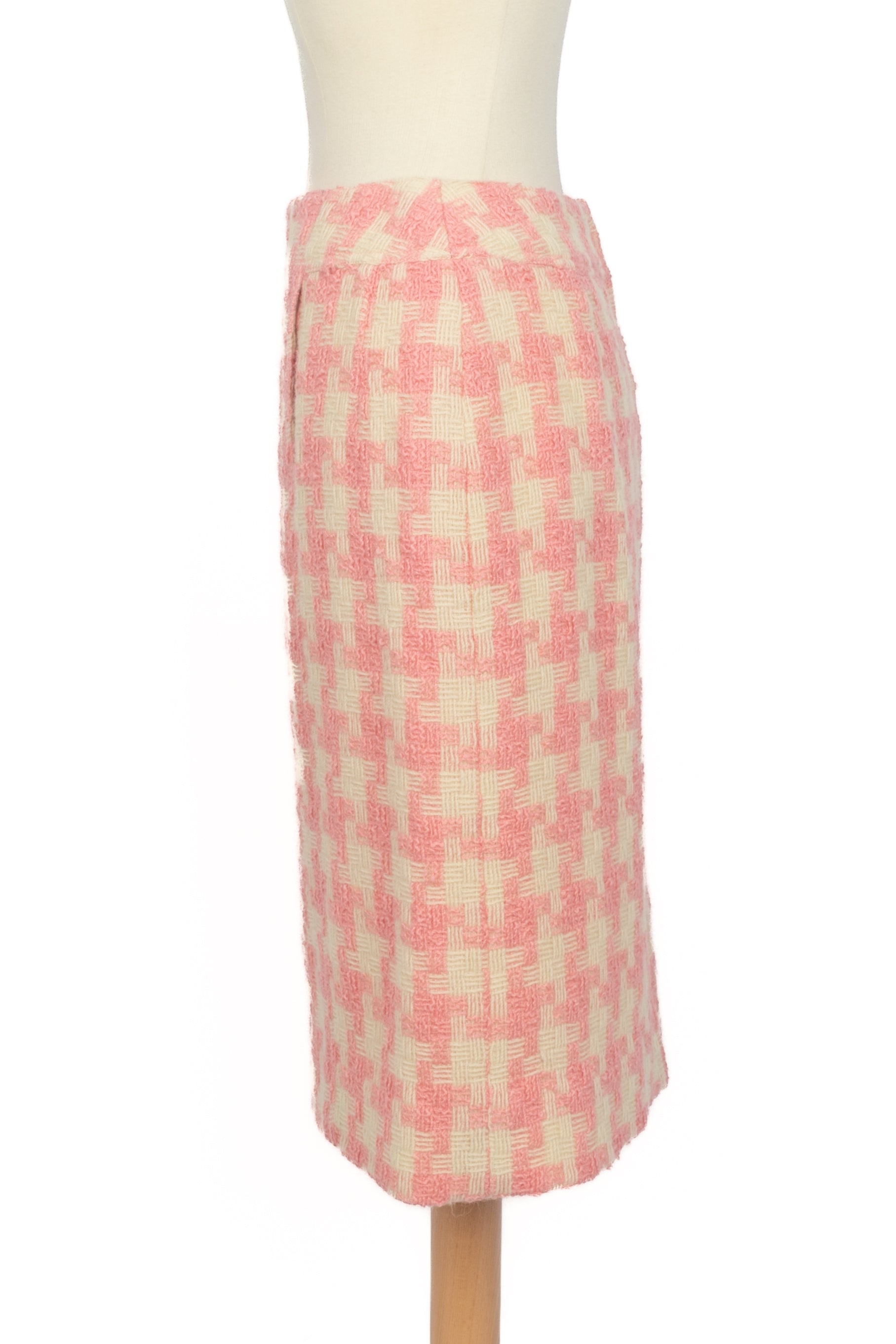 Tailleur rose Chanel 1990's