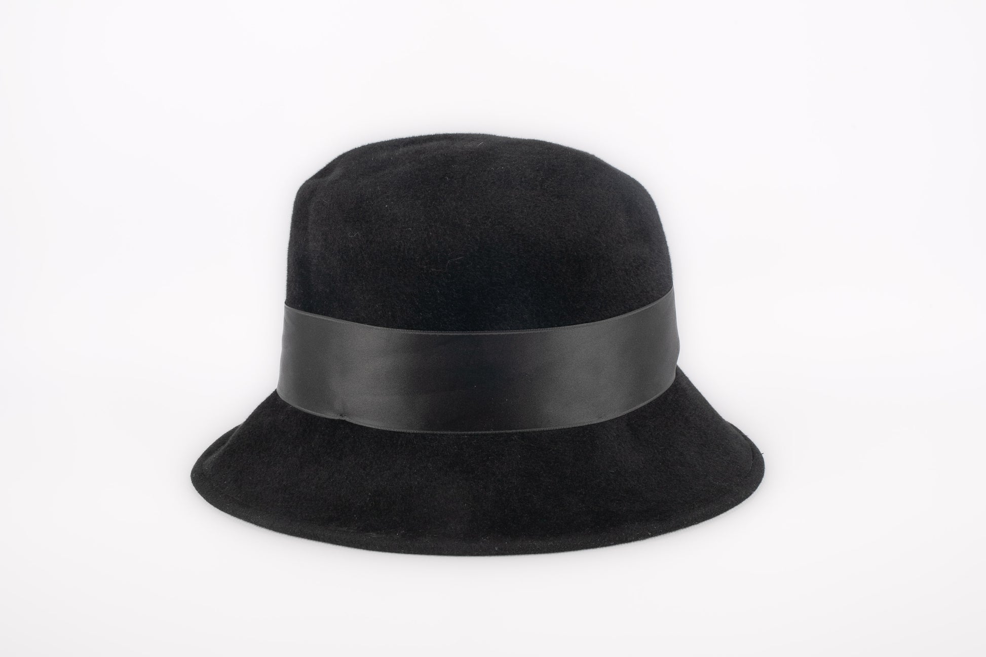 Chapeau noir Christian Lacroix