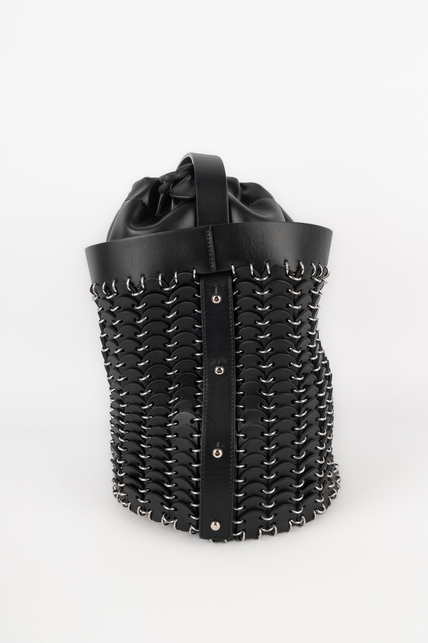 Sac seau noir Paco Rabanne