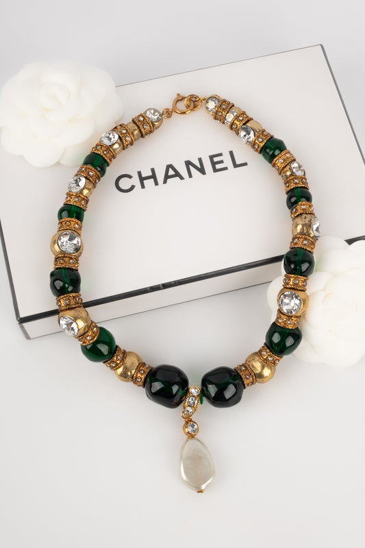 Collier court Chanel