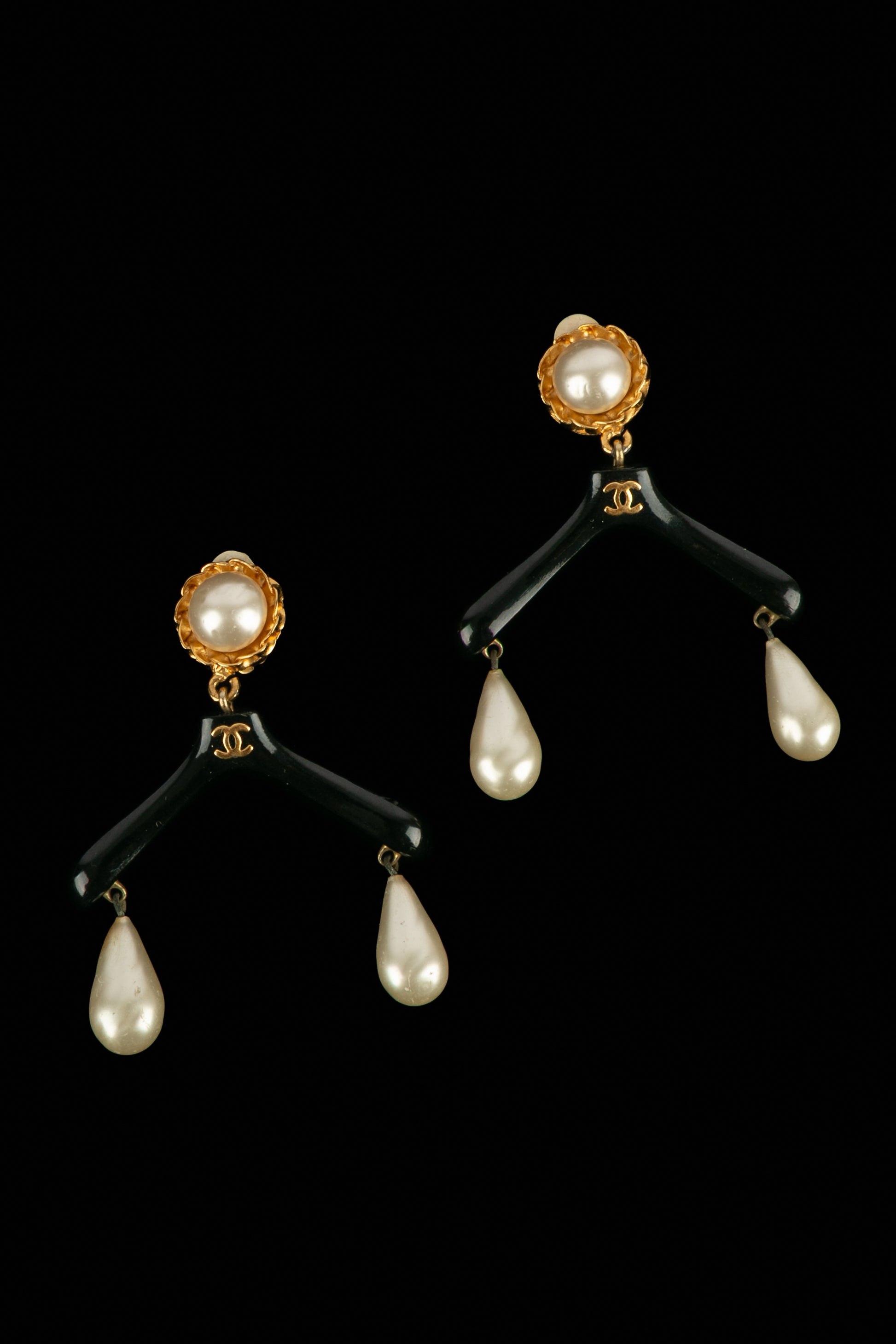 Boucles d'oreilles "cintres" Chanel Haute Couture 