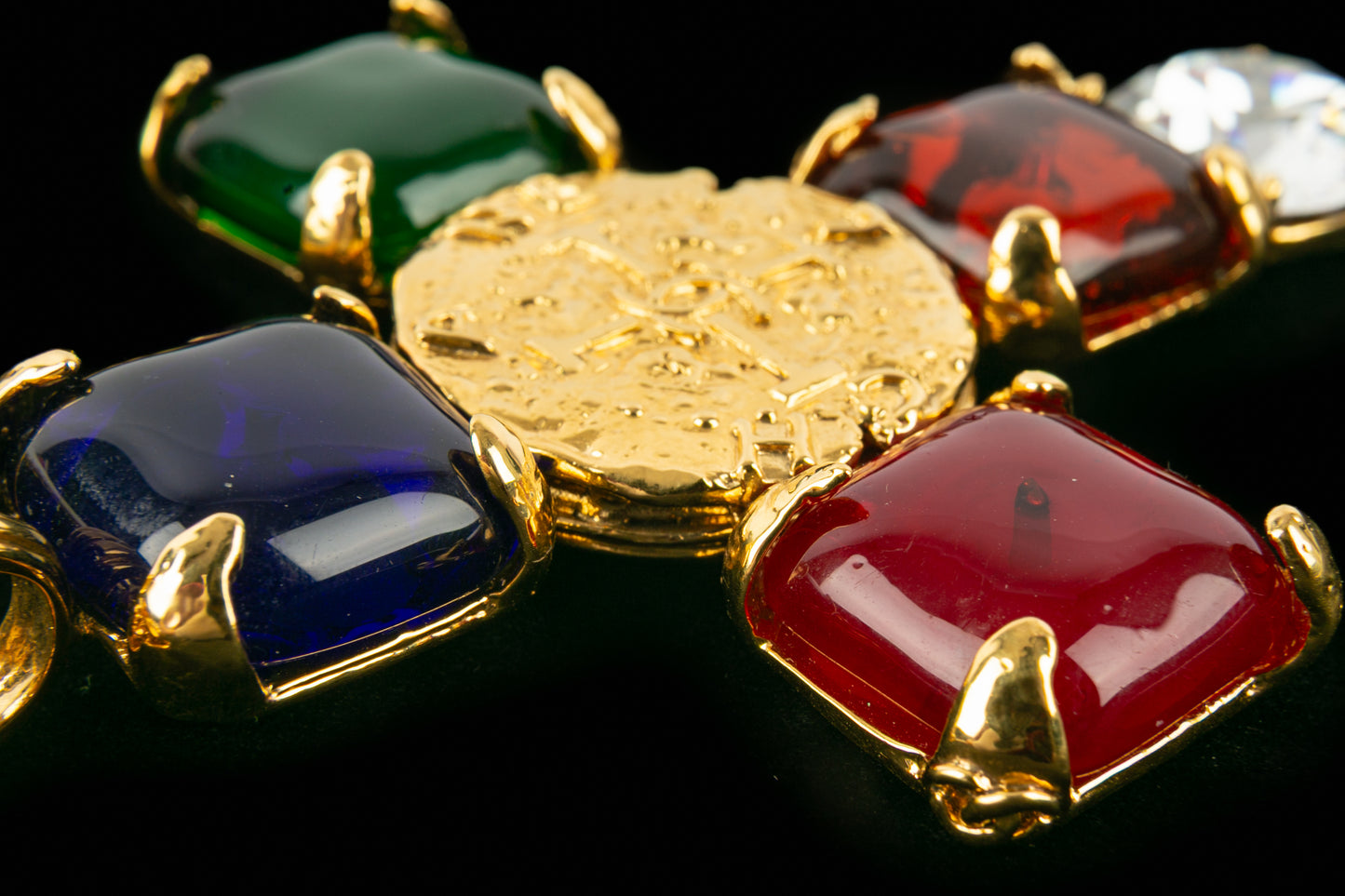 Collier croix Chanel 1993