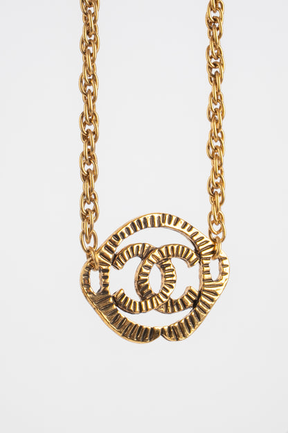 Collier médaillon Chanel