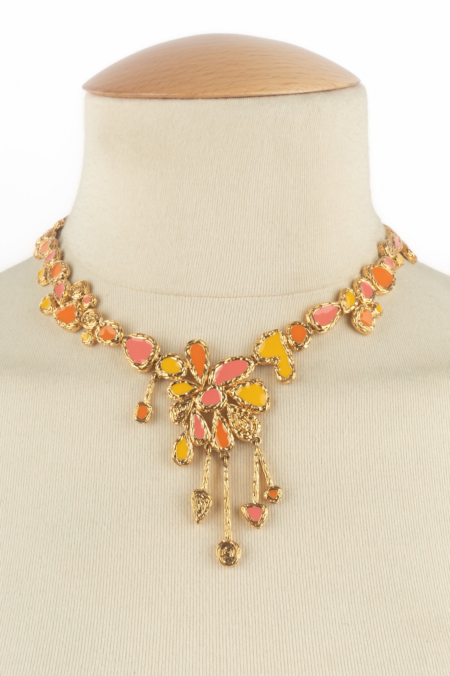 Collier émaillé Nina Ricci 