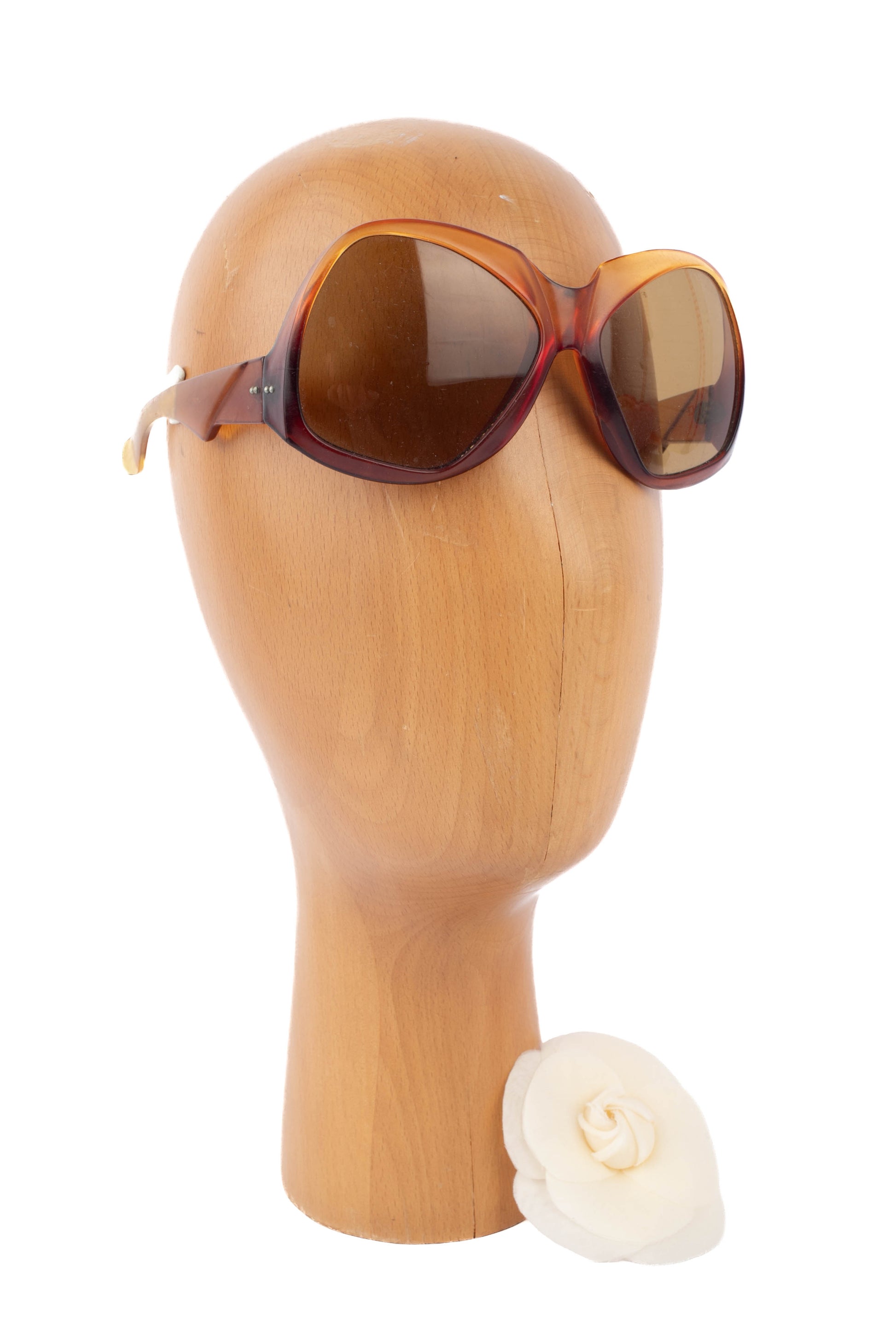 Lunettes de soleil en bakelite orange 