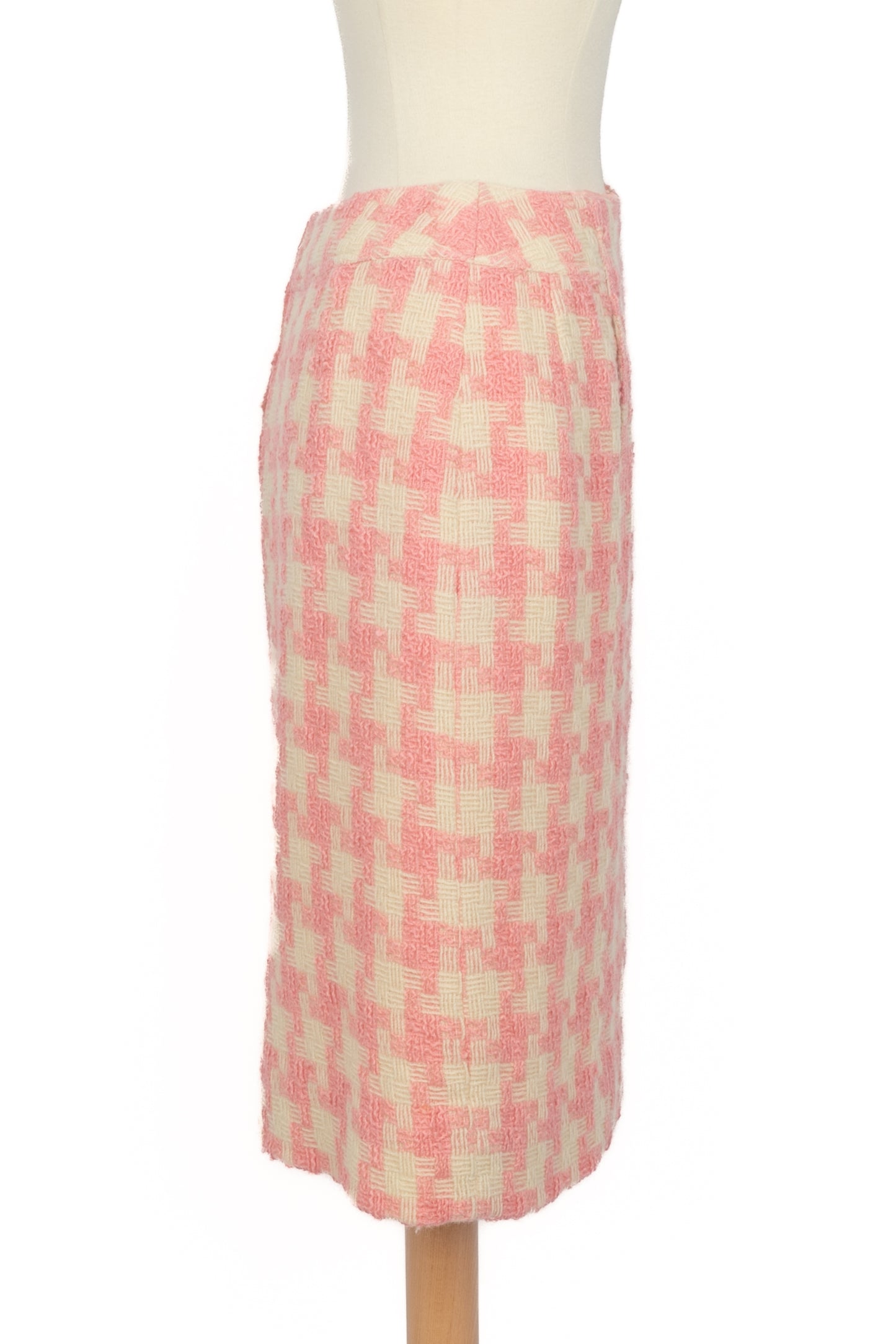 Tailleur rose Chanel 1990's