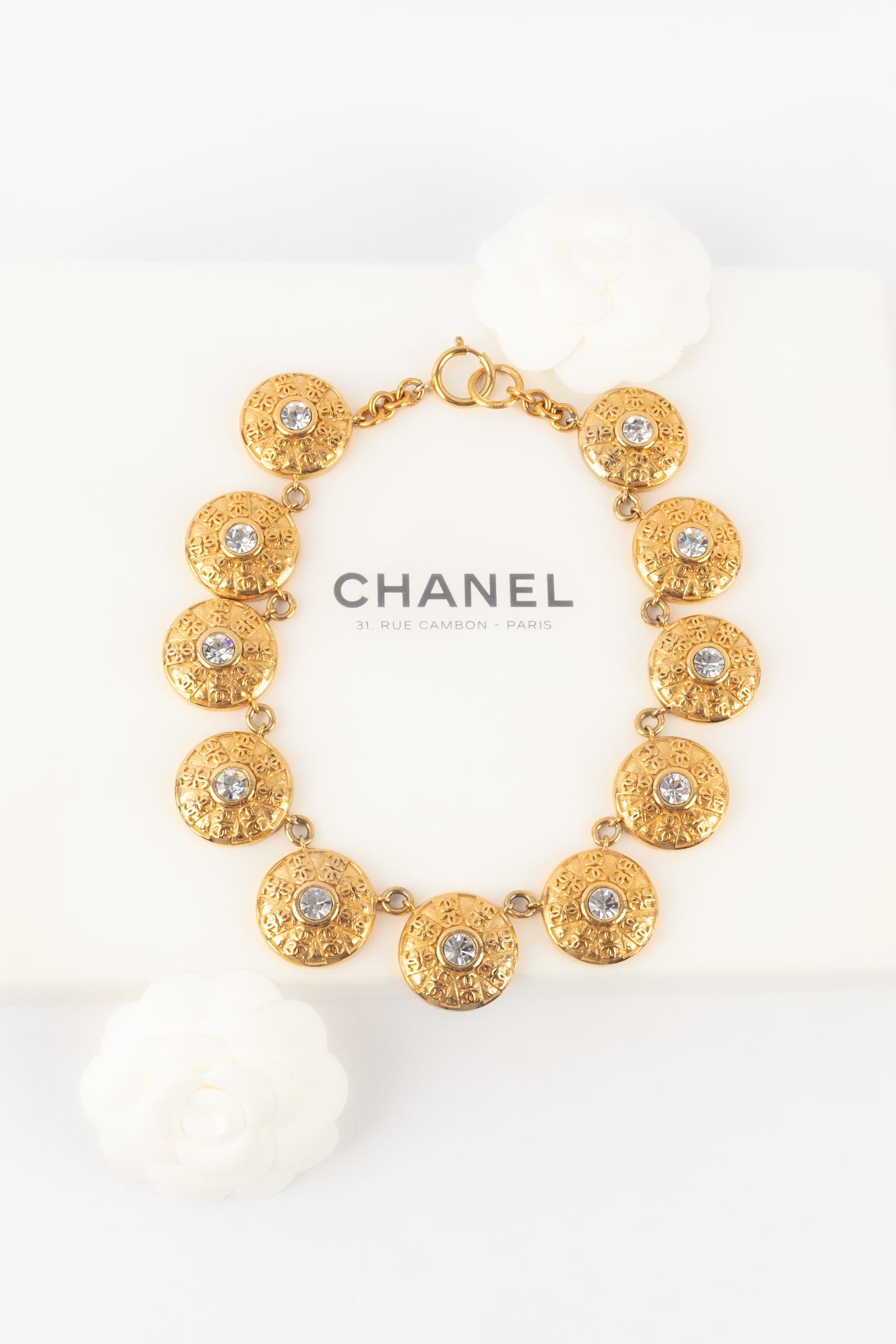 Collier court Chanel