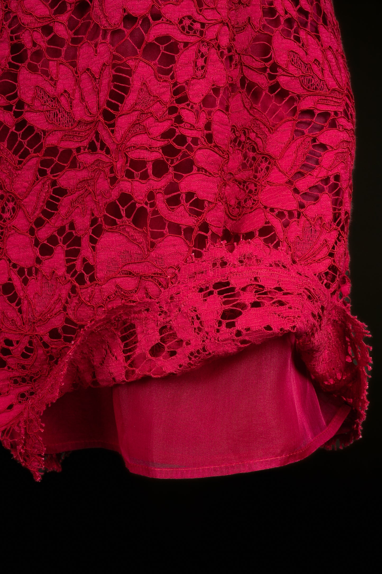 Short en dentelle rouge Valentino 