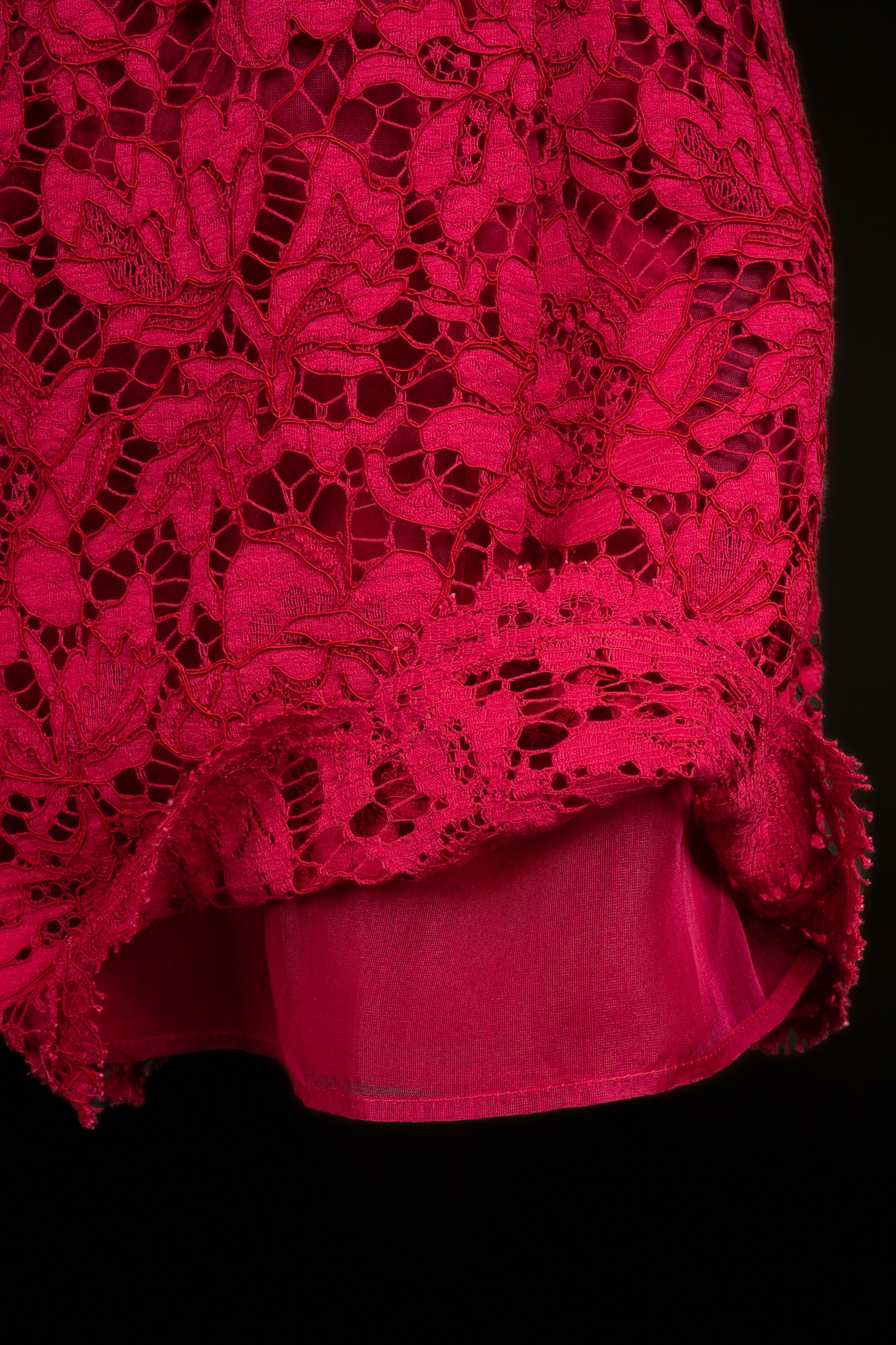 Short en dentelle rouge Valentino 