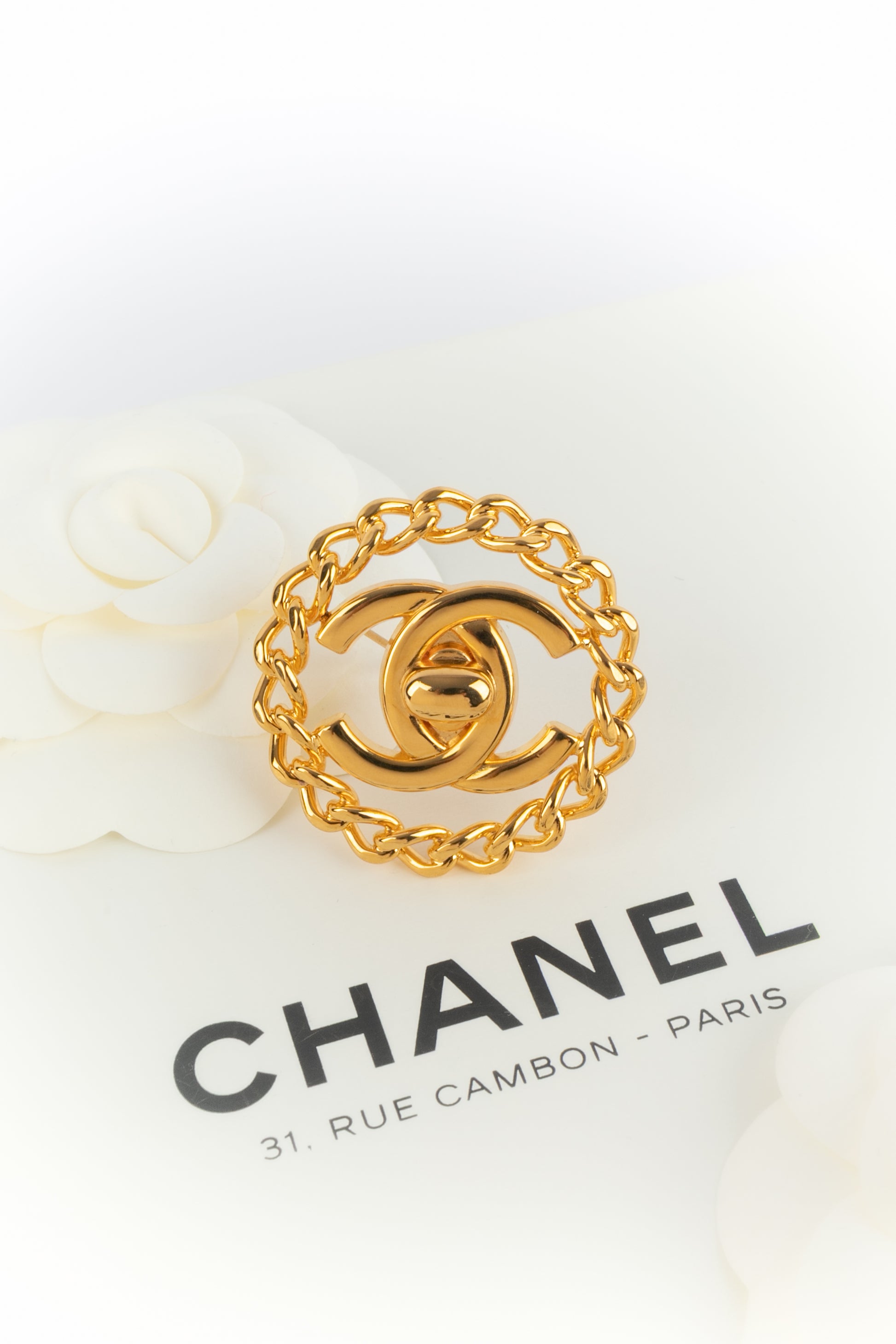 Broche tourniquet Chanel 