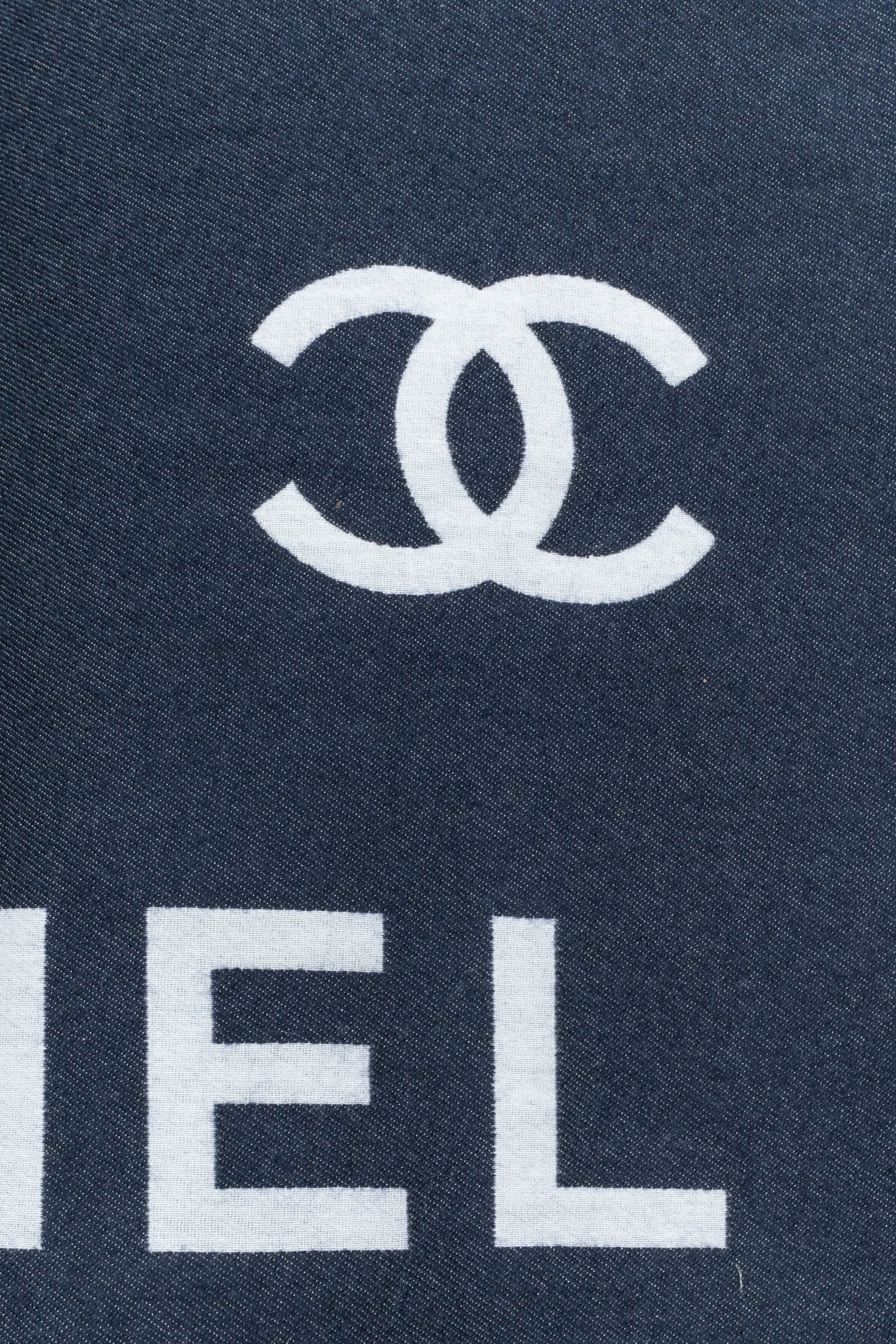 Écharpe tricolore Chanel