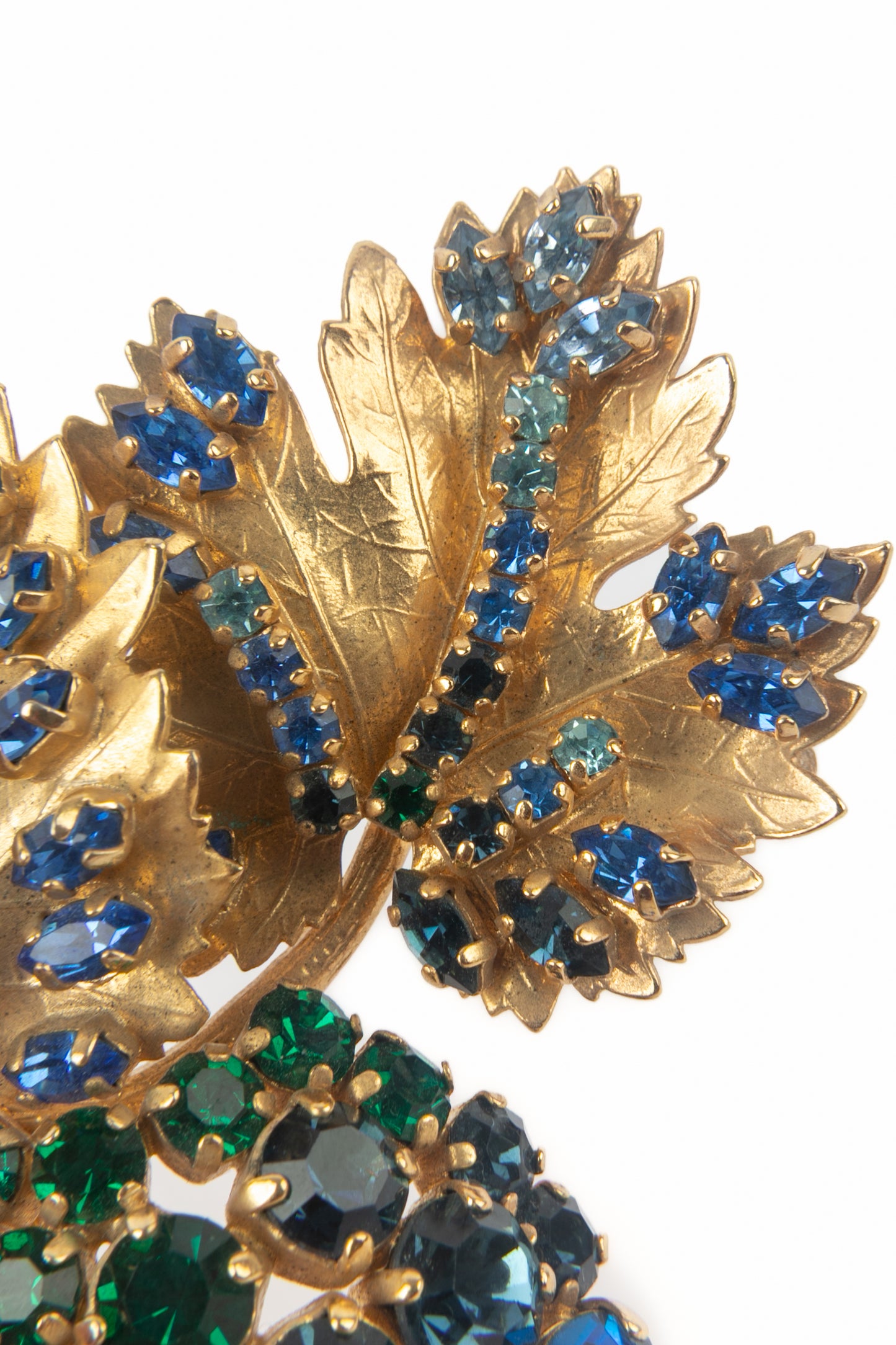 Broche "Raisin" Dior