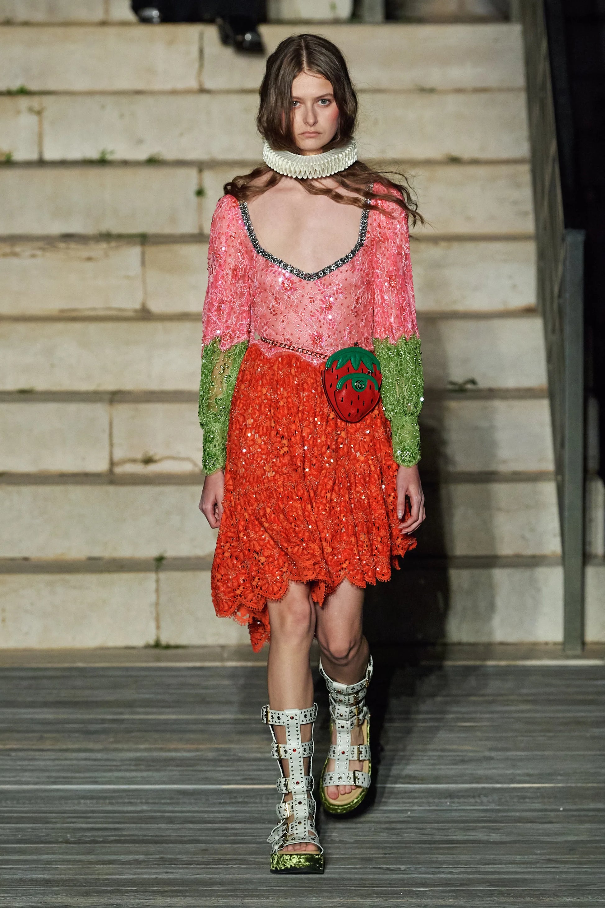 Collier fraise Gucci Resort 2023