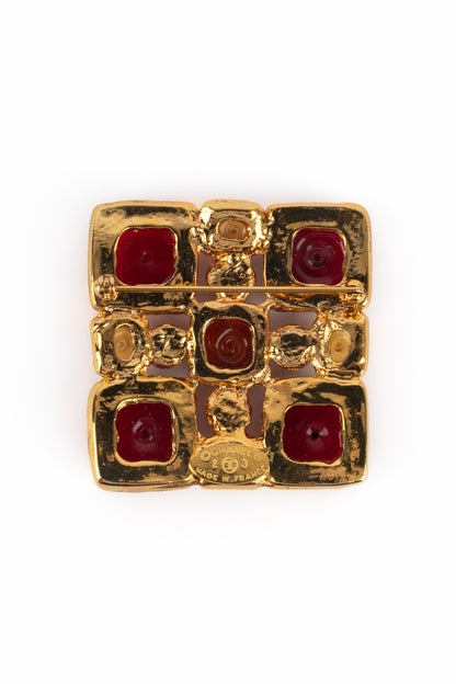 Broche en pâte de verre Chanel 