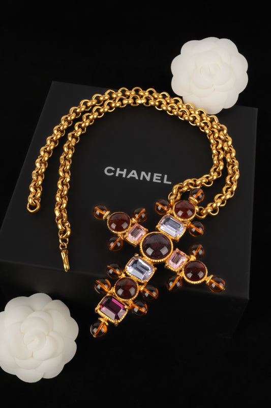 Fabuleux collier croix Chanel