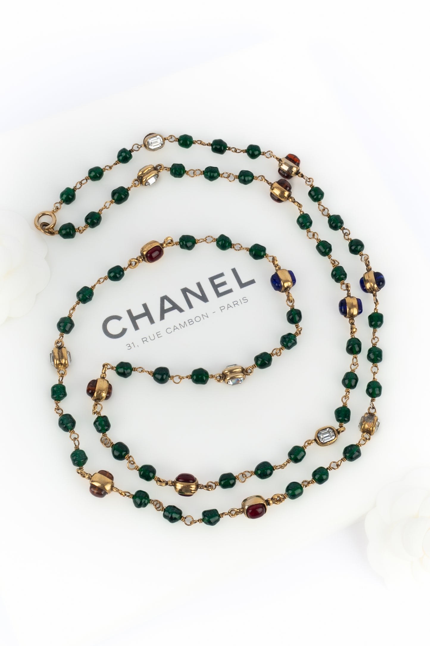 Collier de perles vertes Chanel 1984