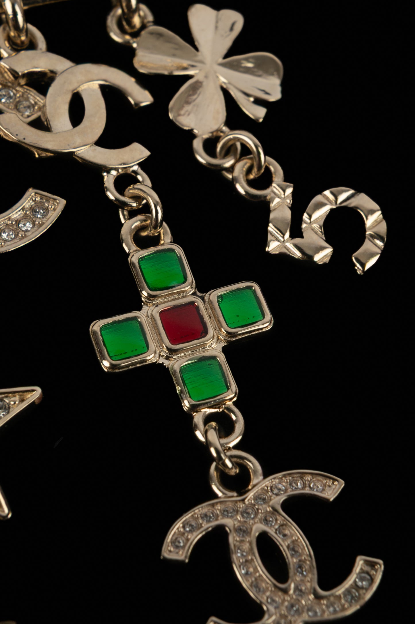 Collier cintre Chanel 2023