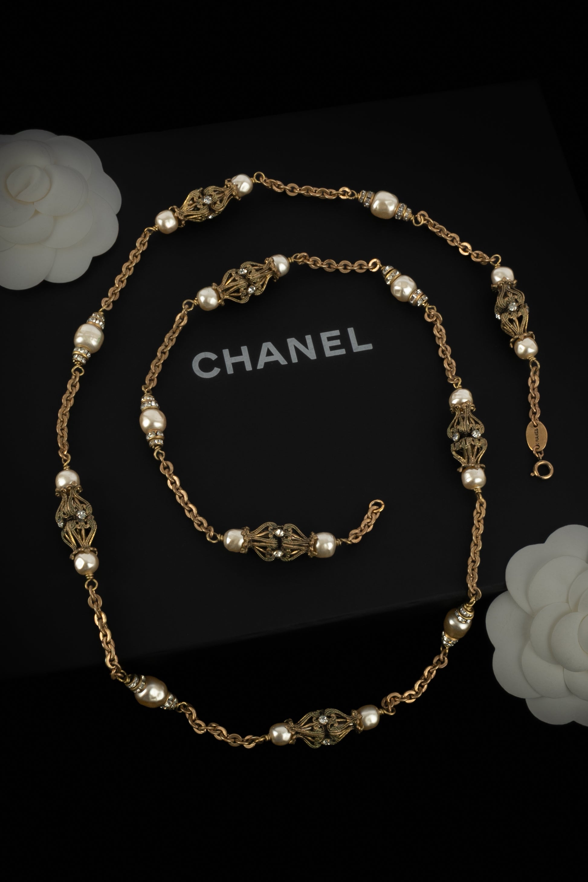Collier sautoir Chanel Epoque Coco