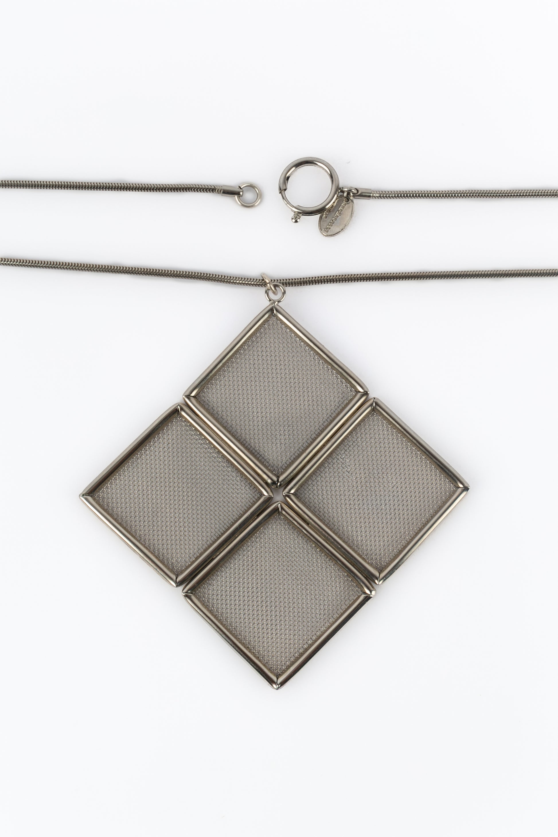 Collier pendentif Paco Rabanne