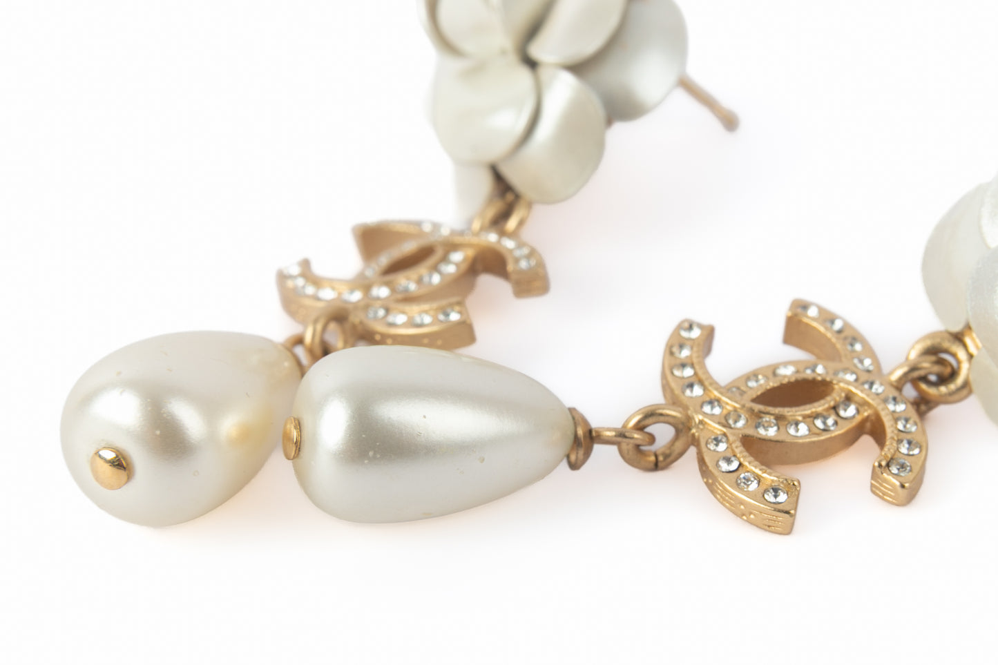 Boucles d'oreilles camélia Chanel 2020