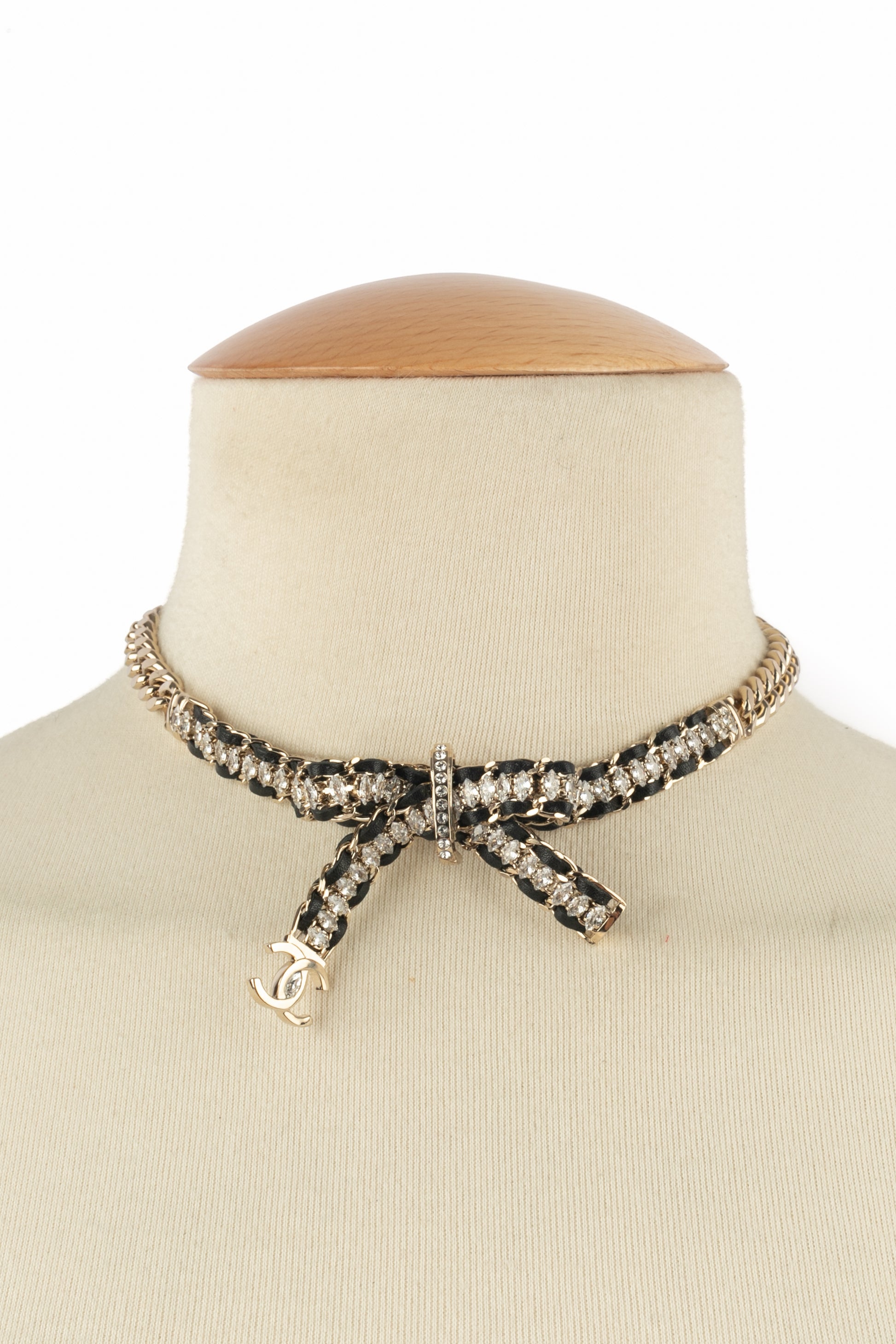 Collier noeud Chanel 2022